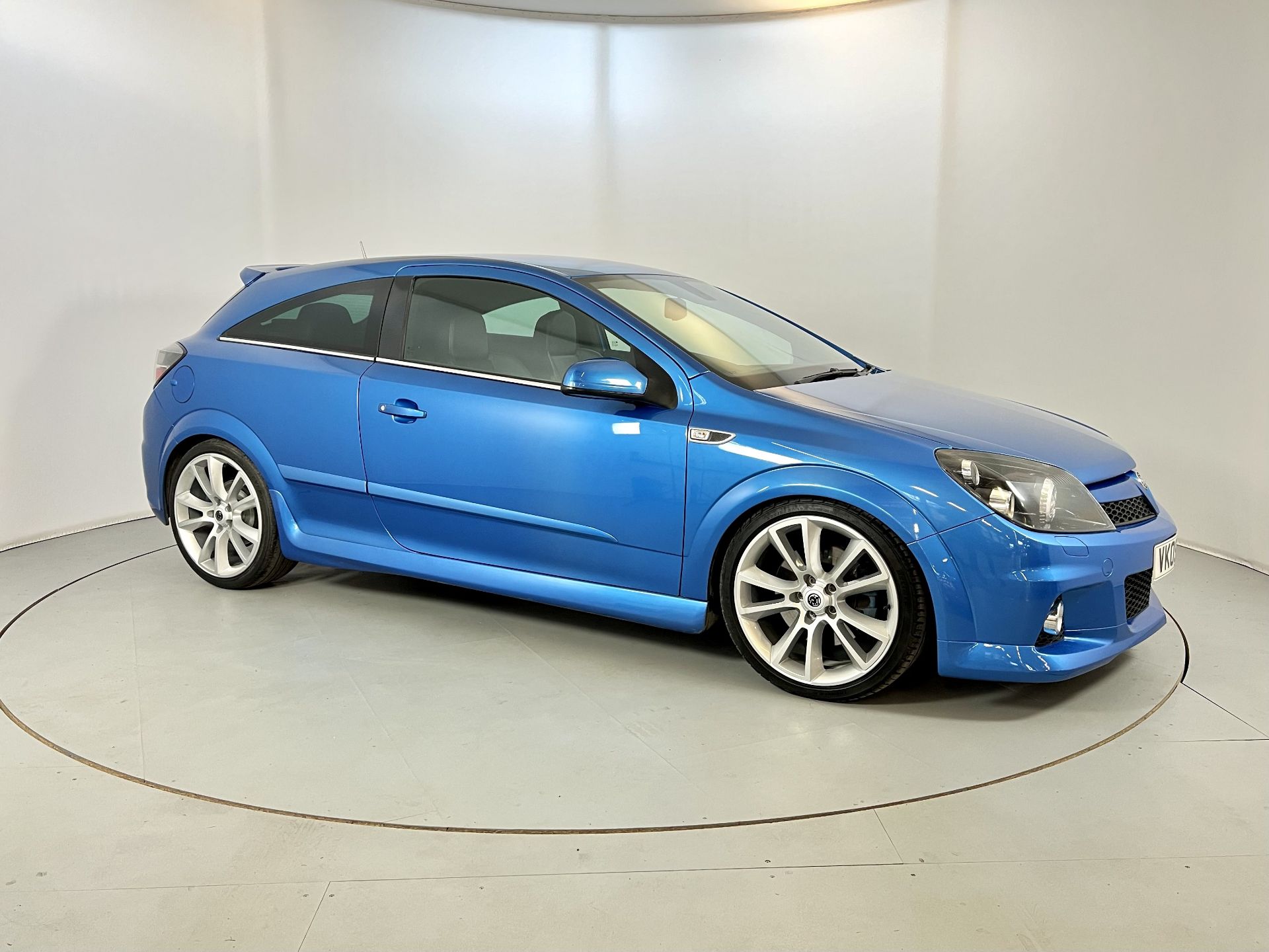 Vauxhall Astra VXR - Image 12 of 30