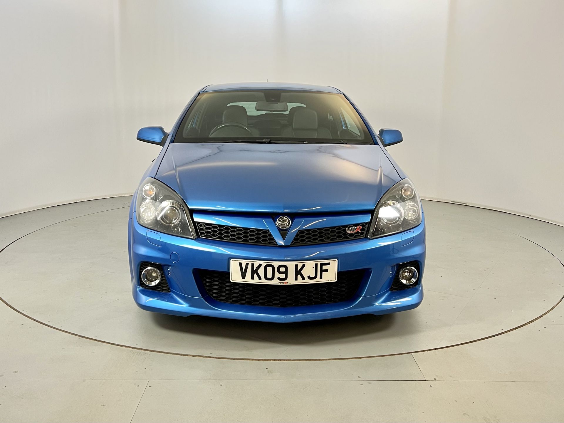 Vauxhall Astra VXR - Image 2 of 30