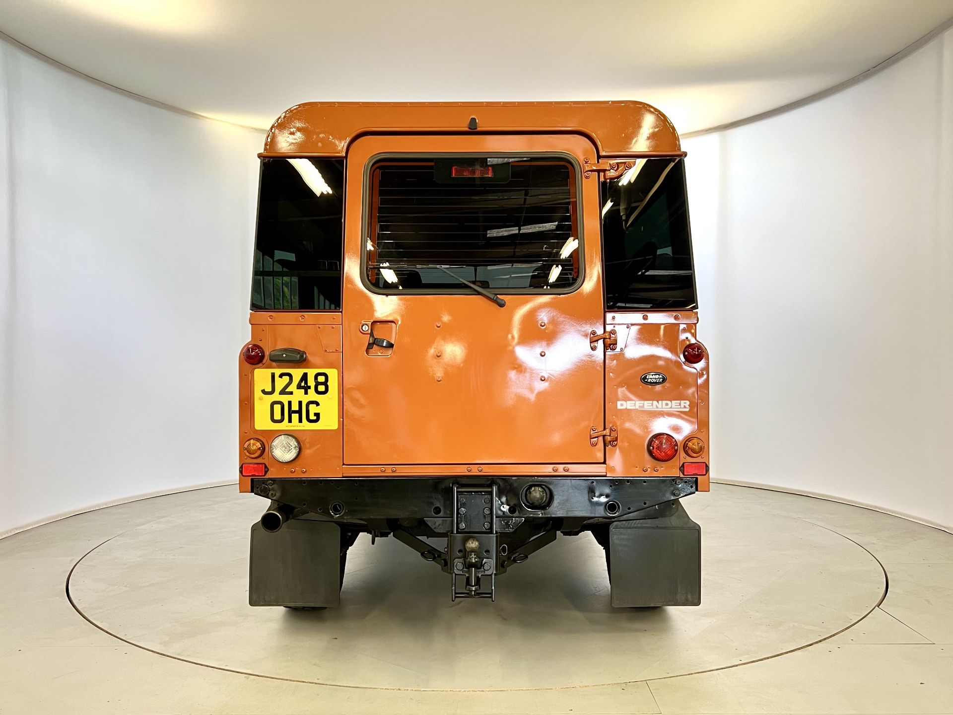 Landrover Defender 110 - Image 9 of 40