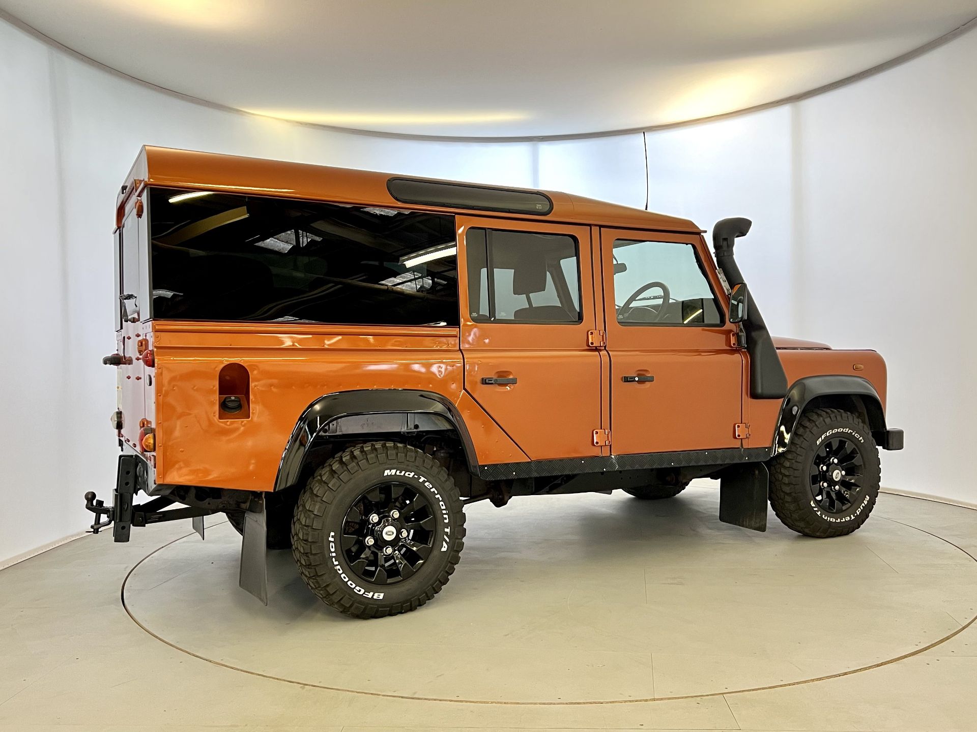 Landrover Defender 110 - Image 11 of 40