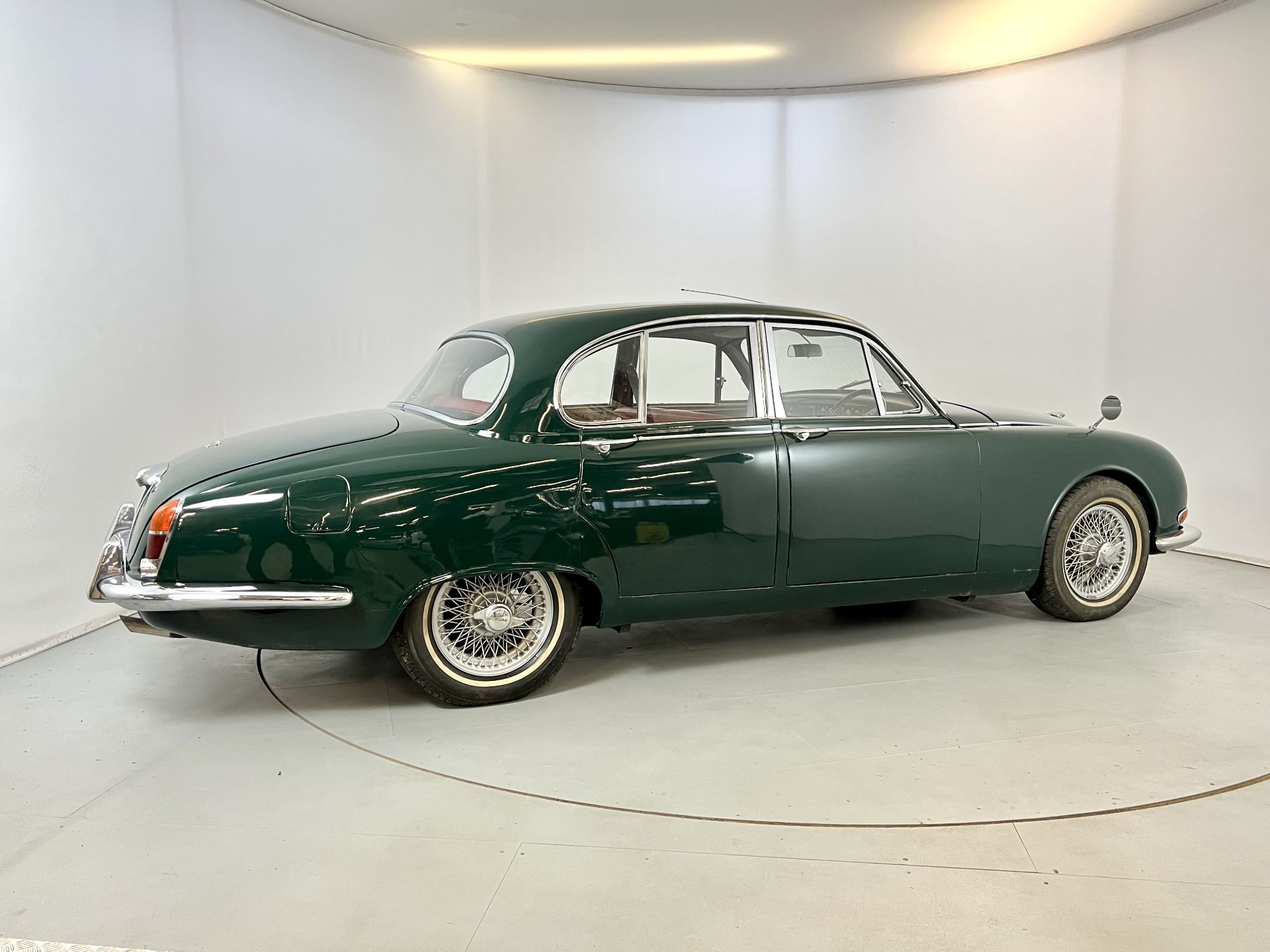 Jaguar S-Type - Image 10 of 32