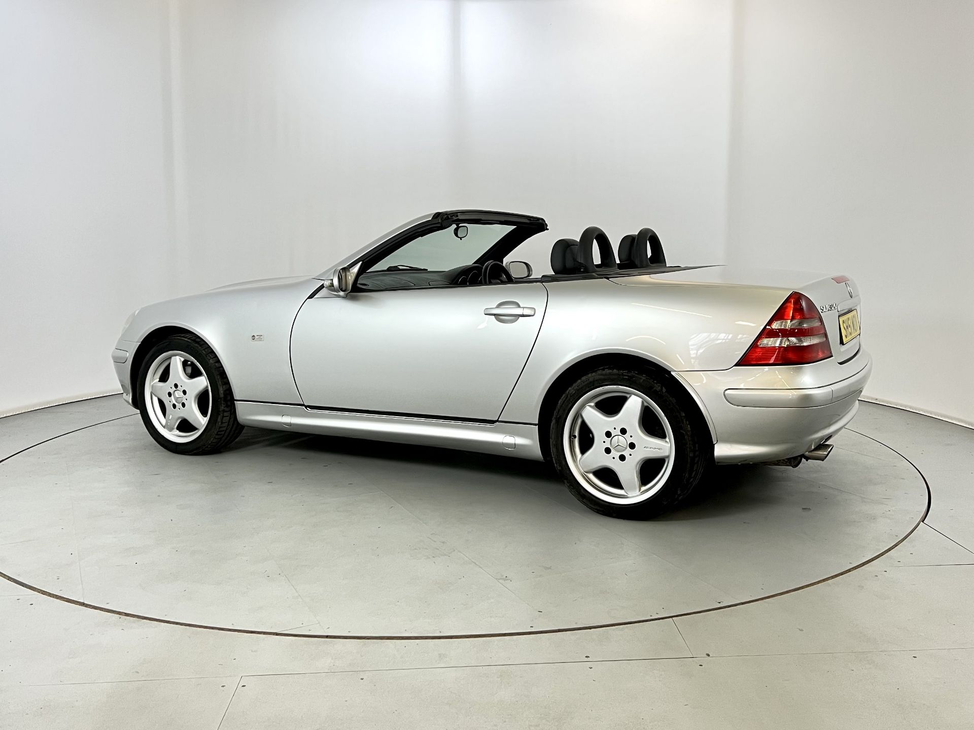 Mercedes-Benz SLK320 - Image 6 of 30