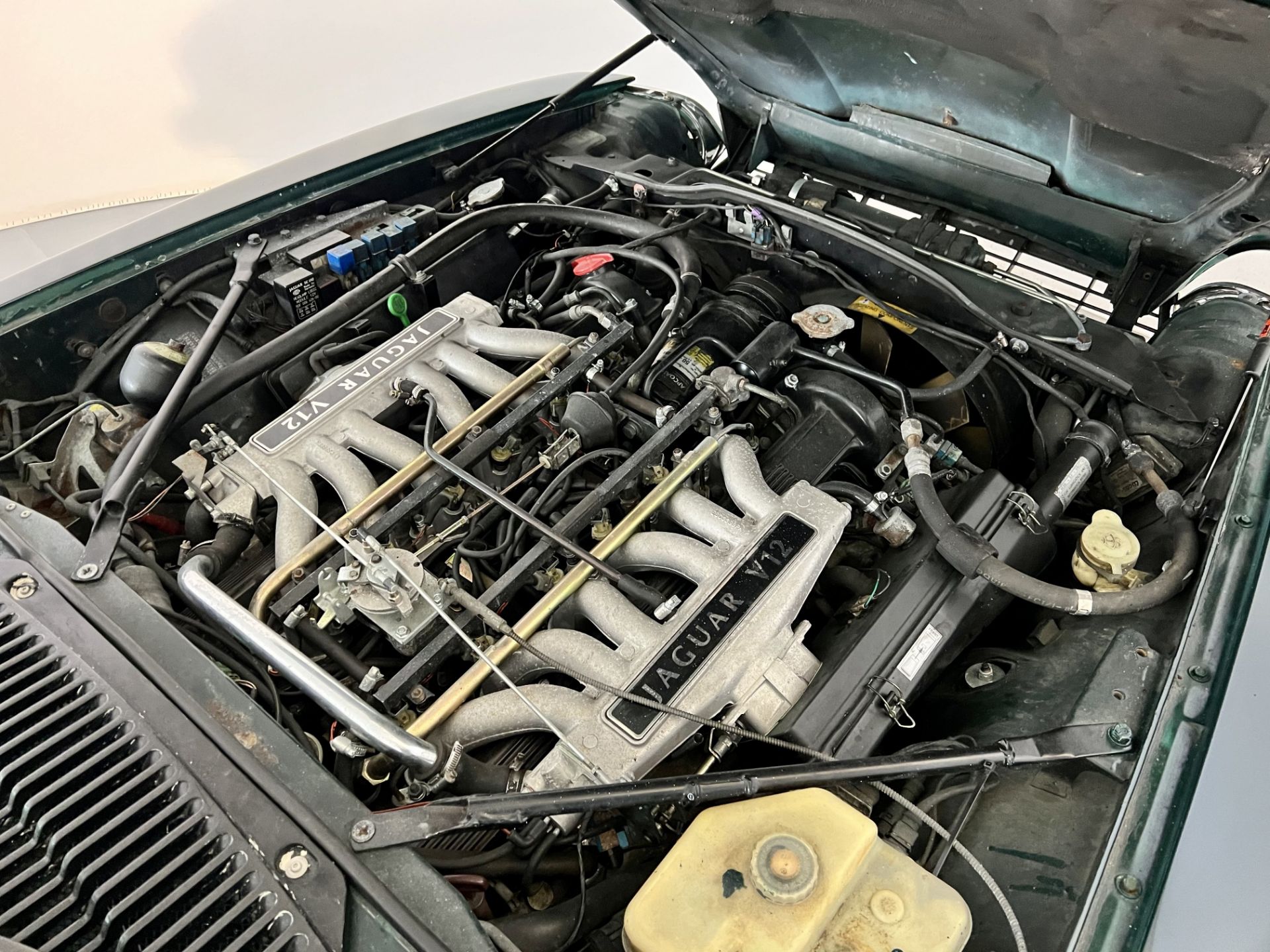 Jaguar XJS V12 - Image 8 of 29