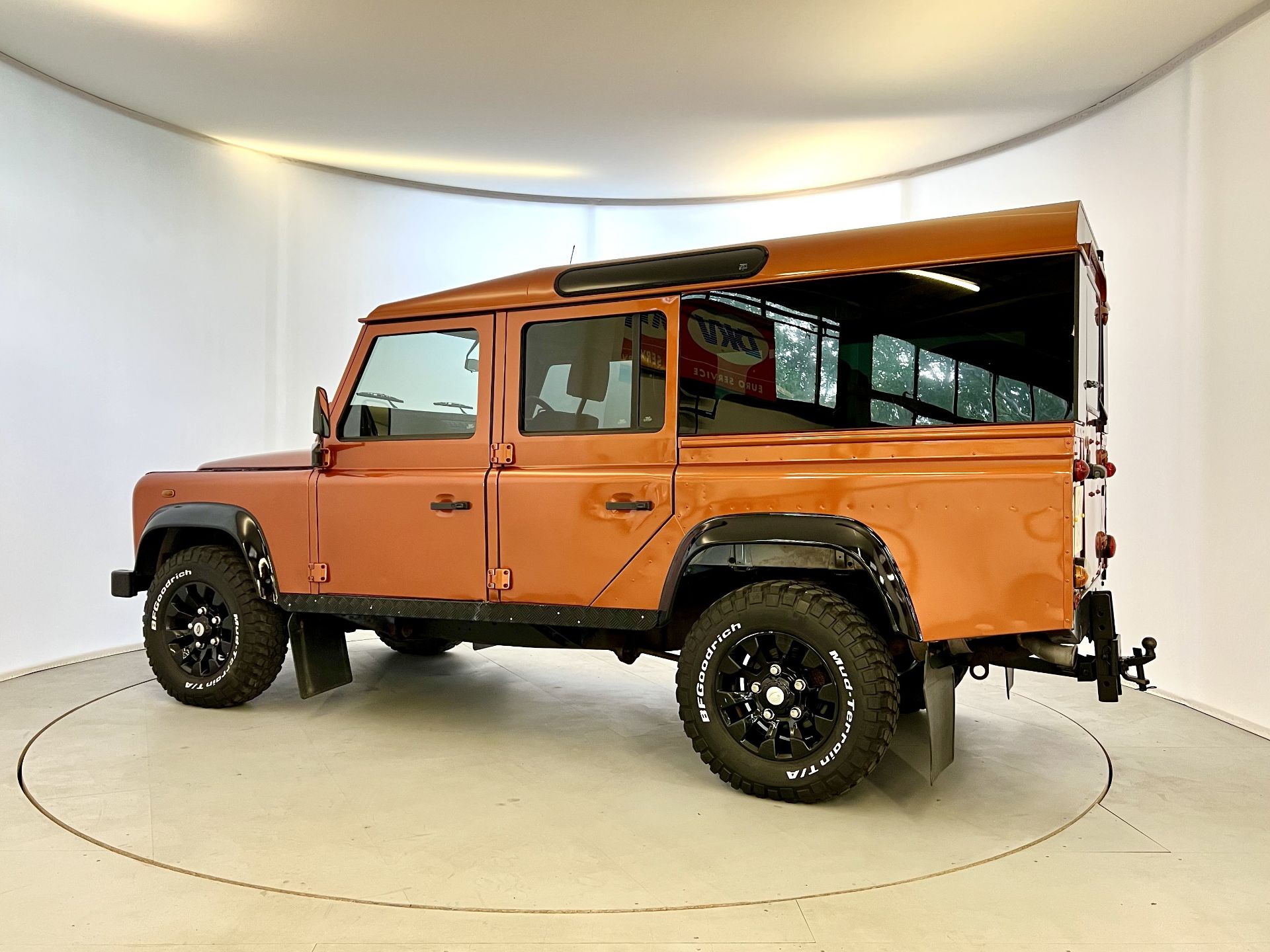 Landrover Defender 110 - Image 7 of 40