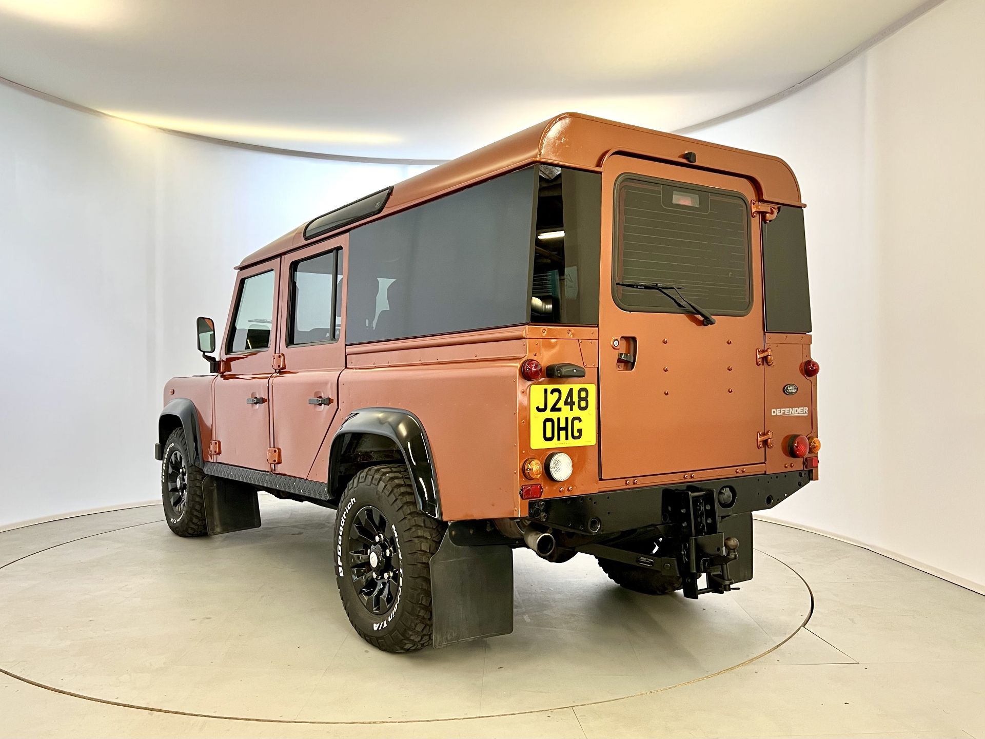 Landrover Defender 110 - Image 8 of 40