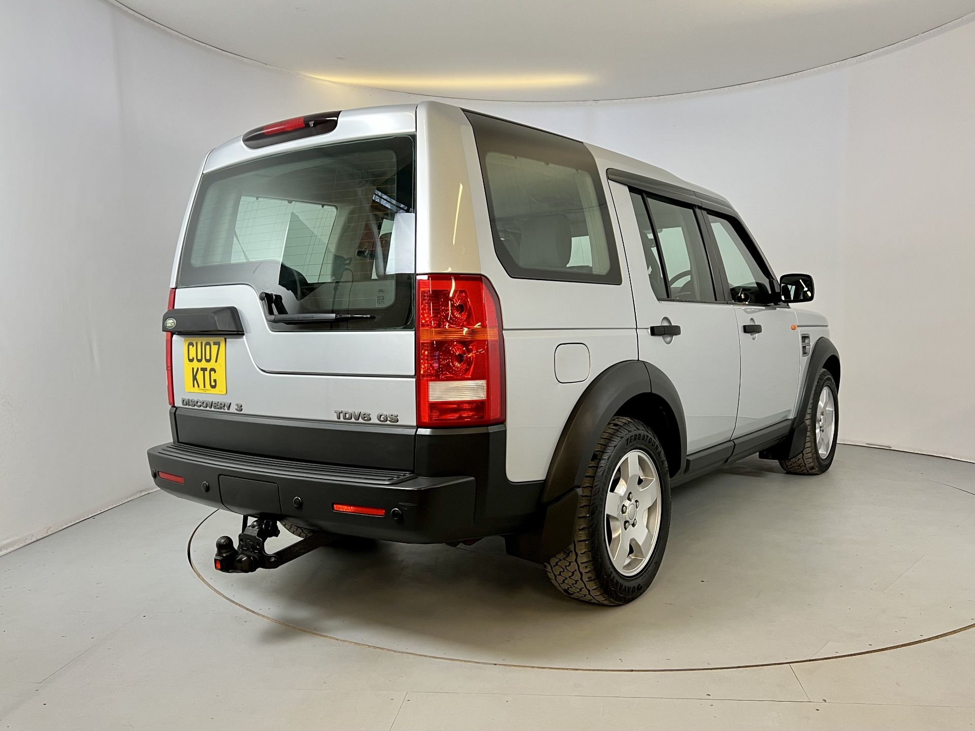 Land Rover Discovery - Image 9 of 34