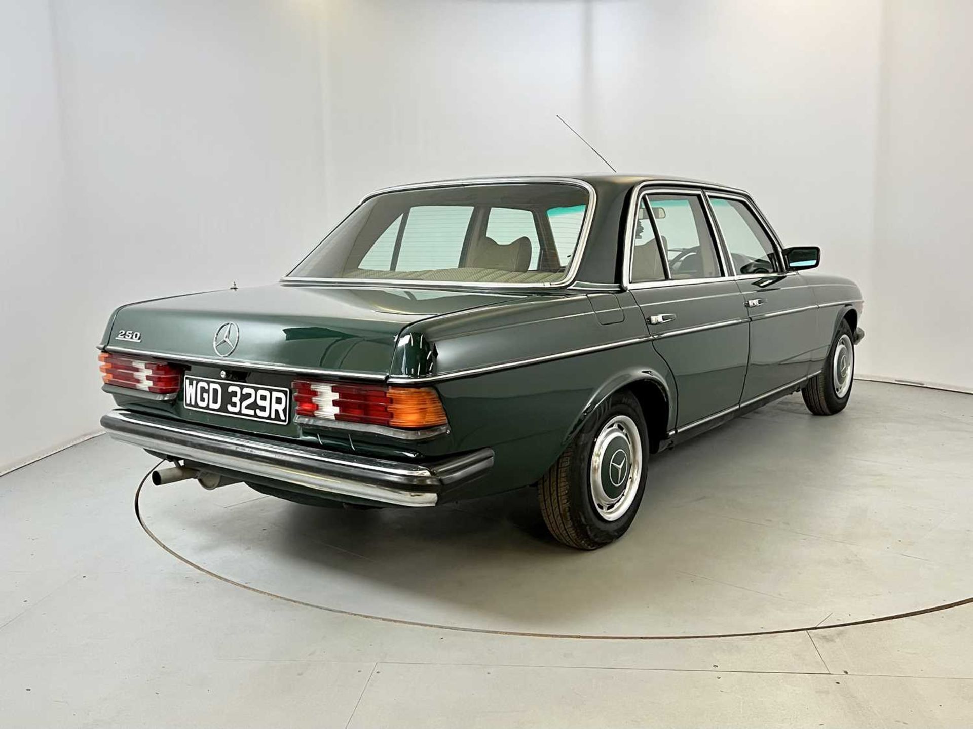 1977 Mercedes-Benz 250 - Image 9 of 29