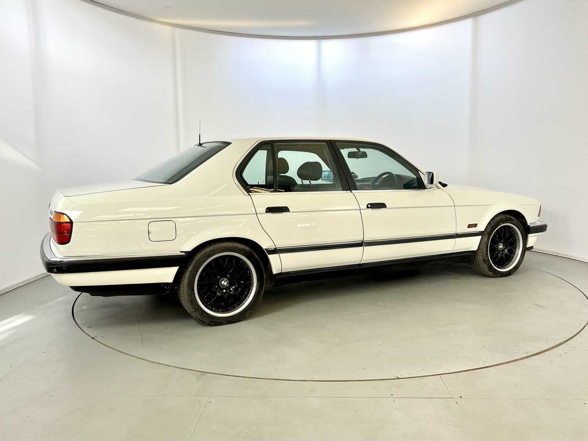 1992 BMW 735i - Image 10 of 34