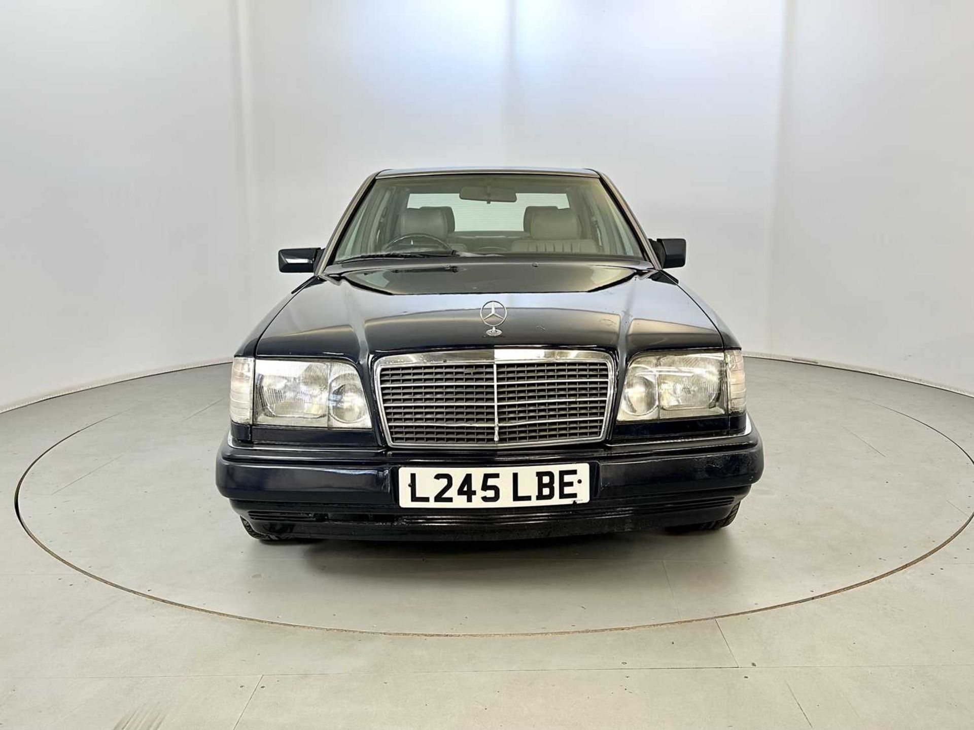 1993 Mercedes-Benz 200E - Image 3 of 33