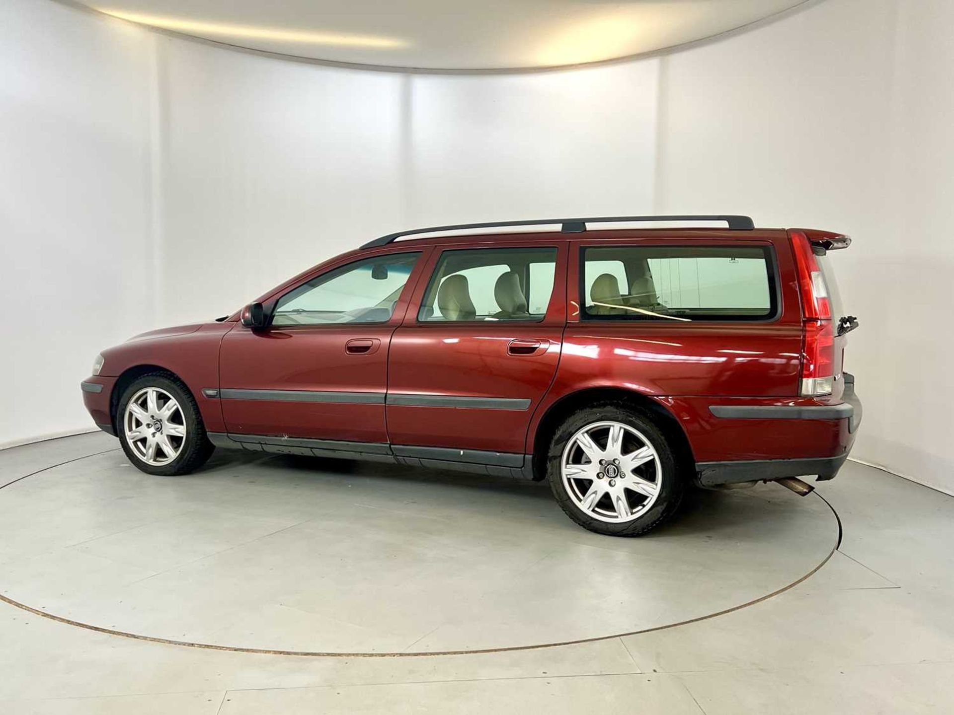 2002 Volvo V70 T5  - Image 6 of 34