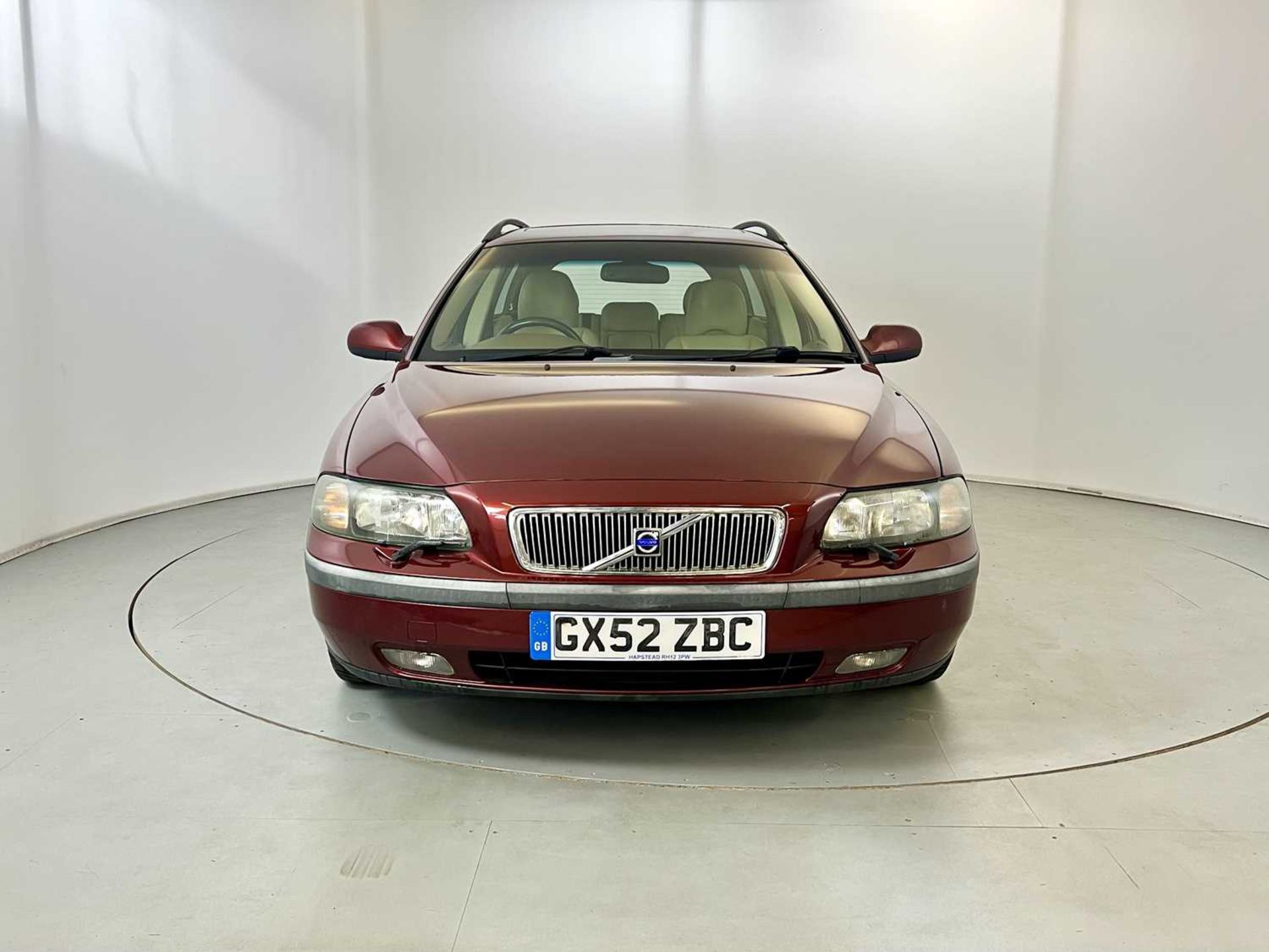 2002 Volvo V70 T5  - Image 2 of 34