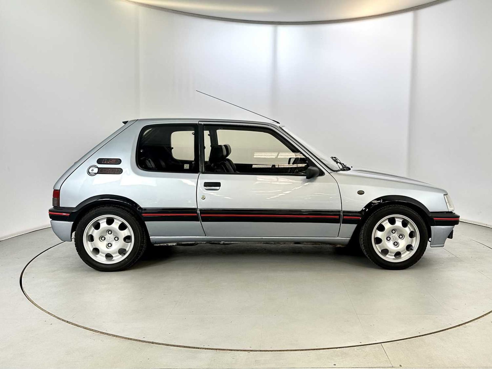 1990 Peugeot 205 GTI Mi16 - Image 11 of 31