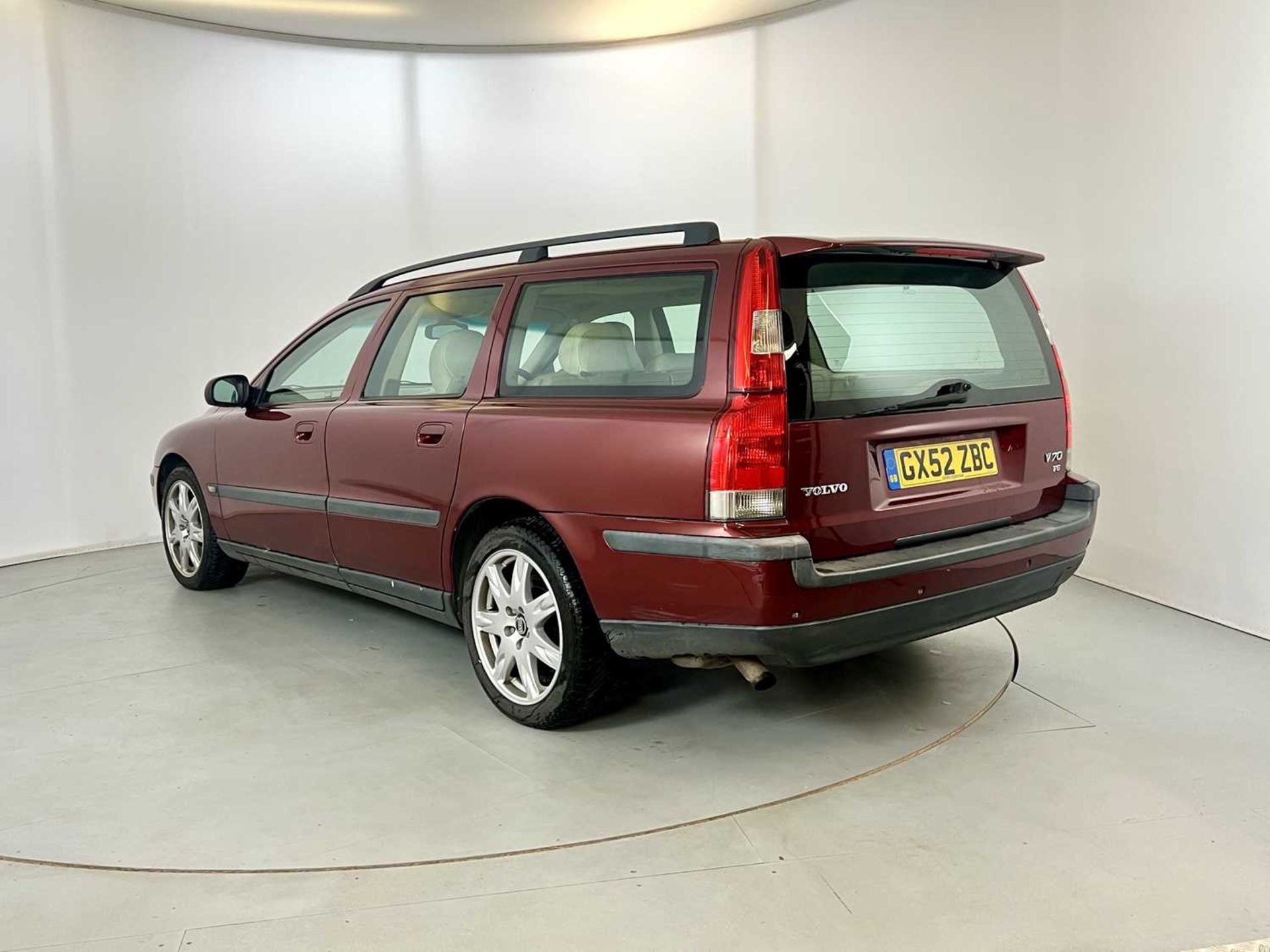 2002 Volvo V70 T5  - Image 7 of 34