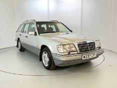 1996 Mercedes-Benz E200