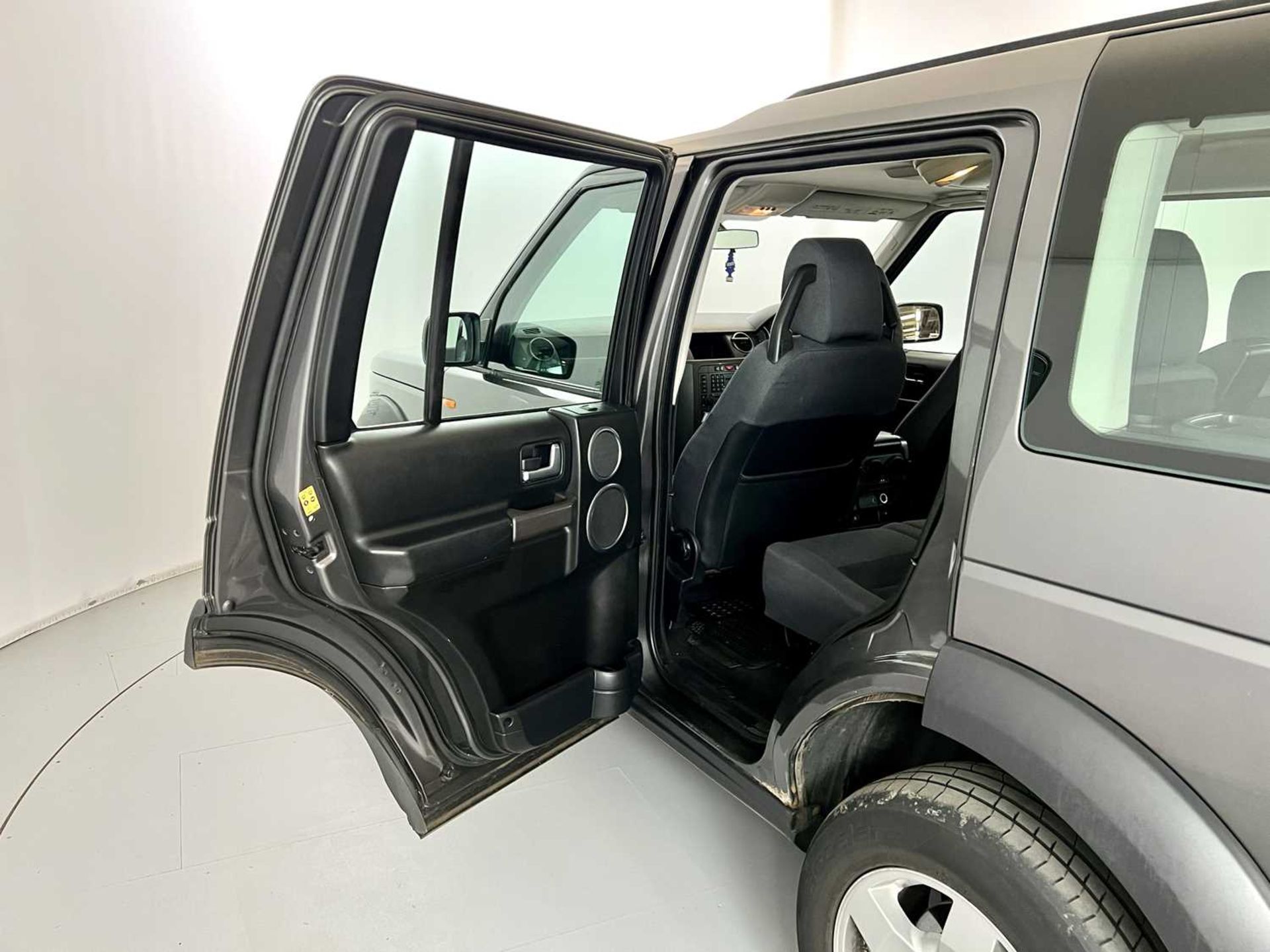 2005 Land Rover Discovery - Image 23 of 36