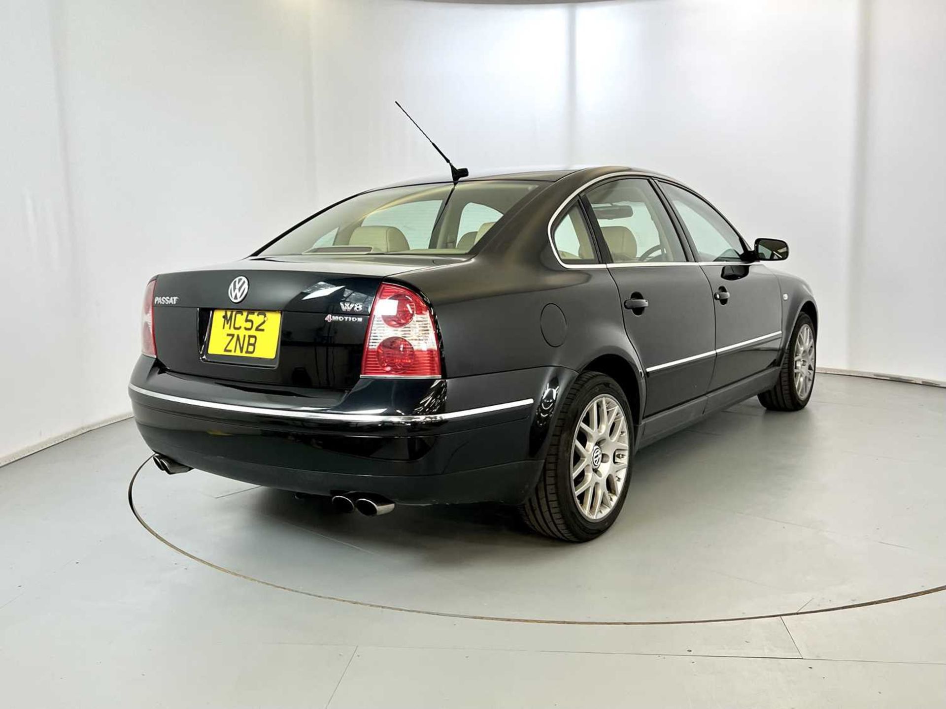 2002 Volkswagen Passat W8 - Image 9 of 34