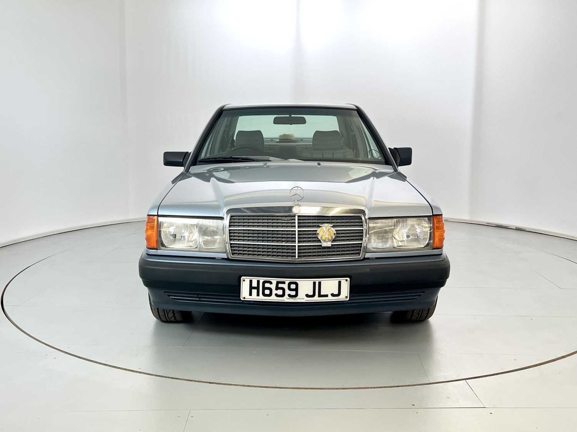 1990 Mercedes-Benz 190E - Image 2 of 32