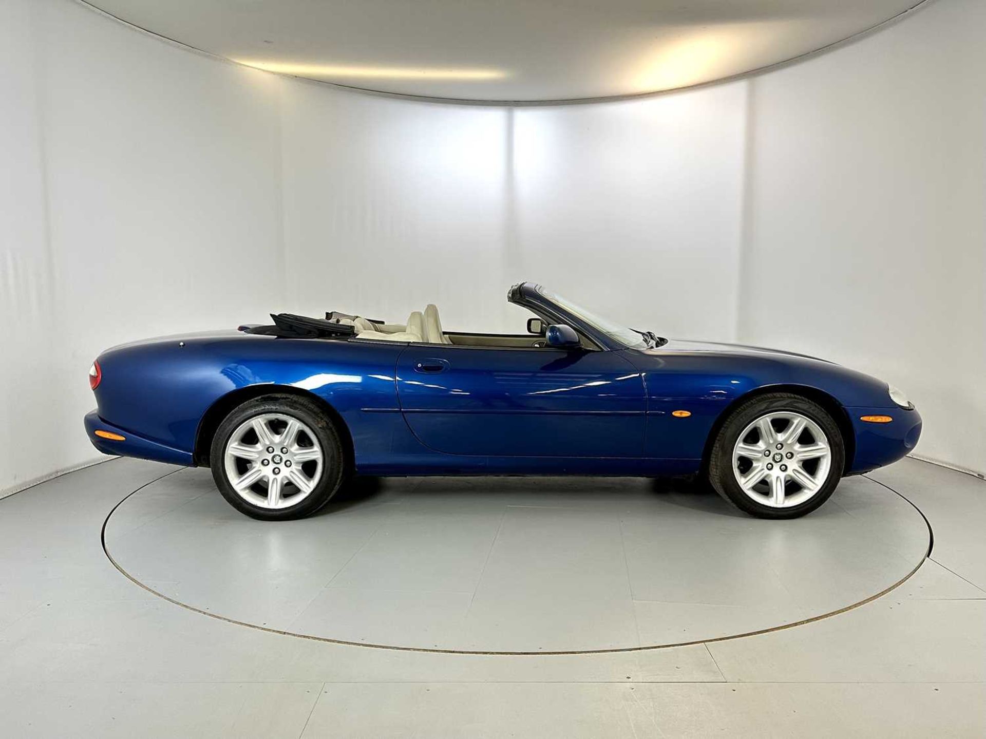 1998 Jaguar XK8 Cabriolet - Image 11 of 28