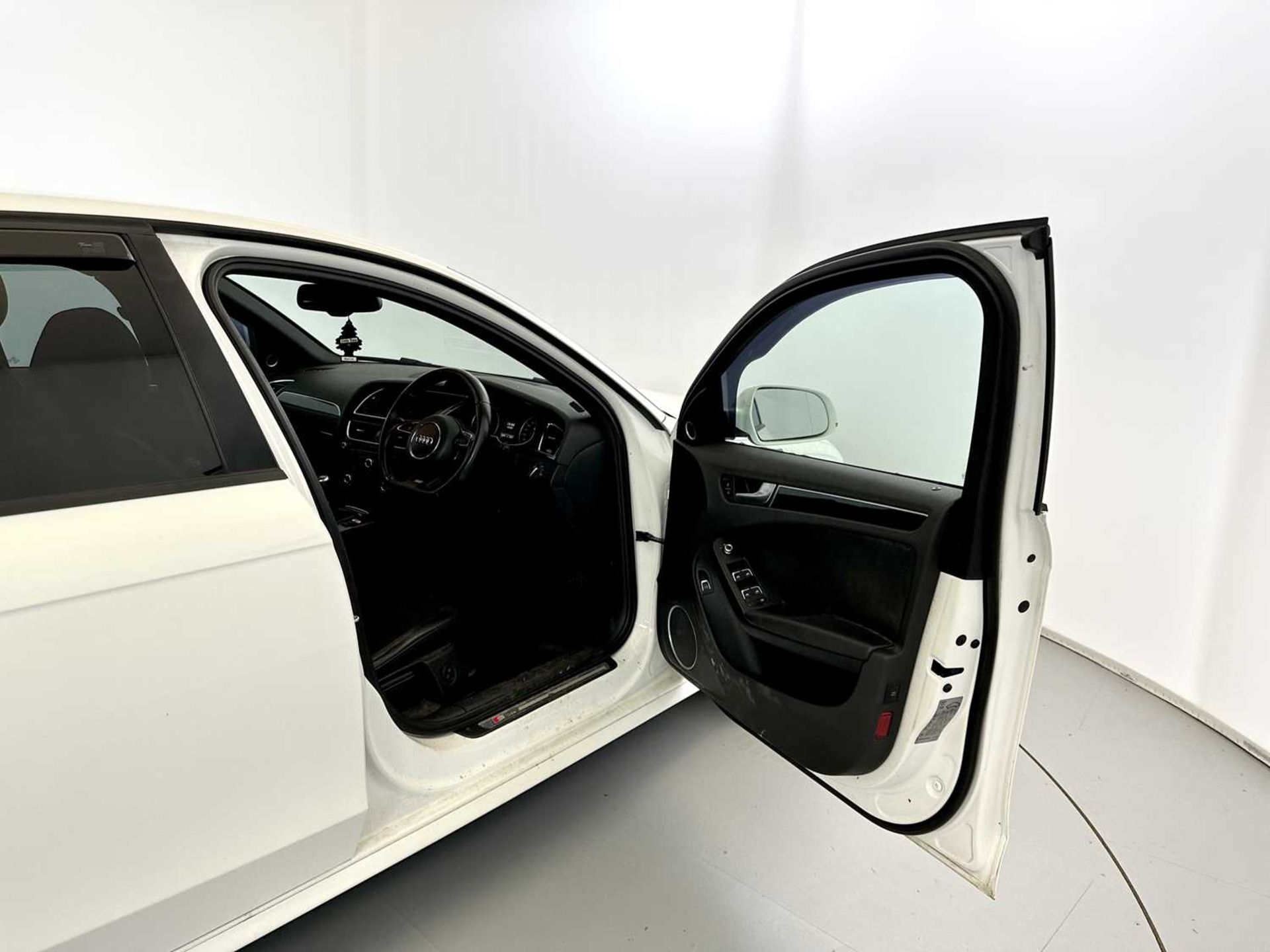 2012 Audi A4 S-line  - Image 17 of 34