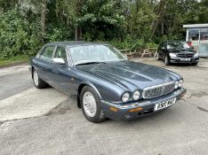 1998 Daimler V8 - NO RESERVE