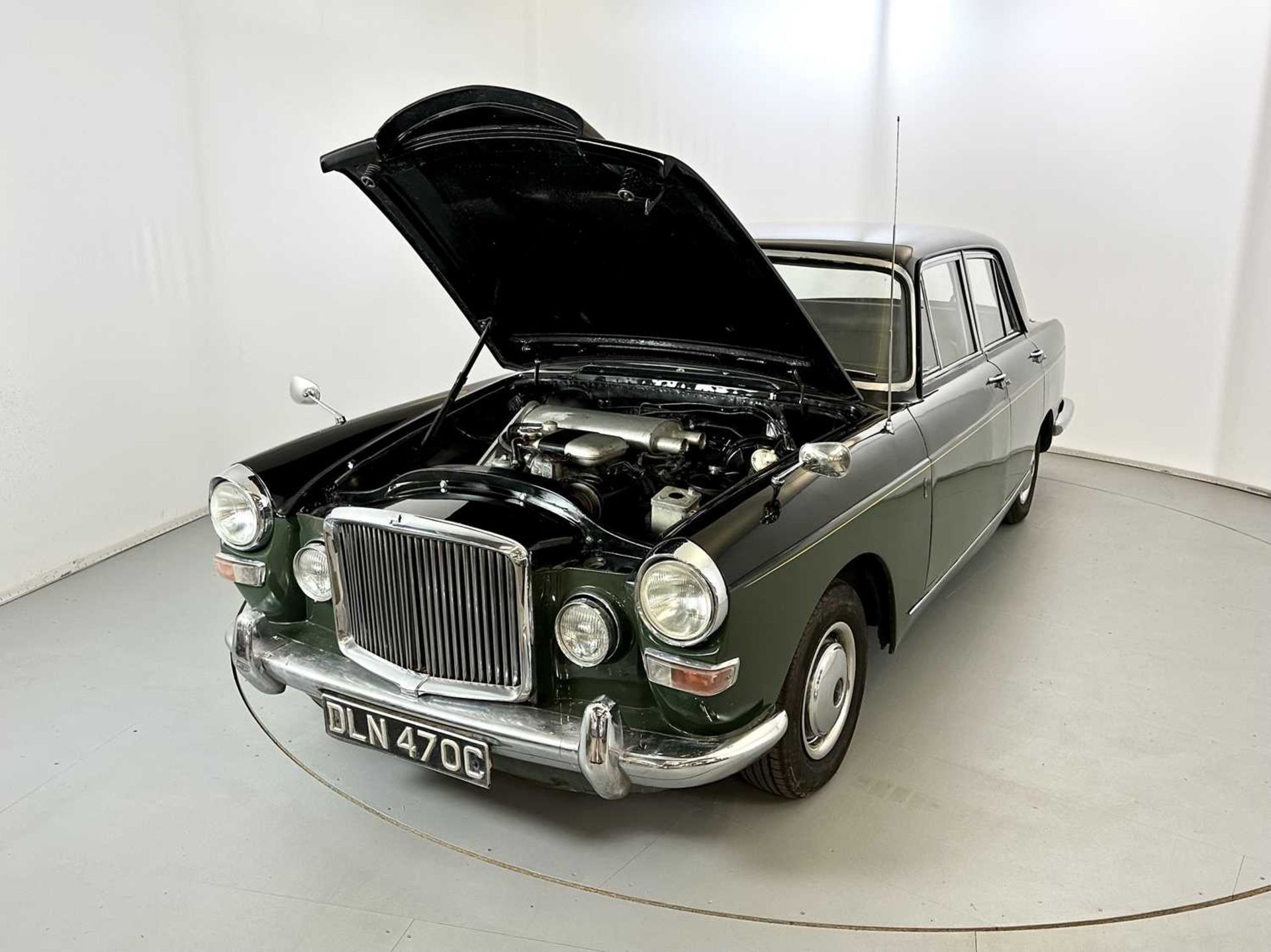 1965 Vanden Plas Princess 4 Litre R - Image 35 of 36