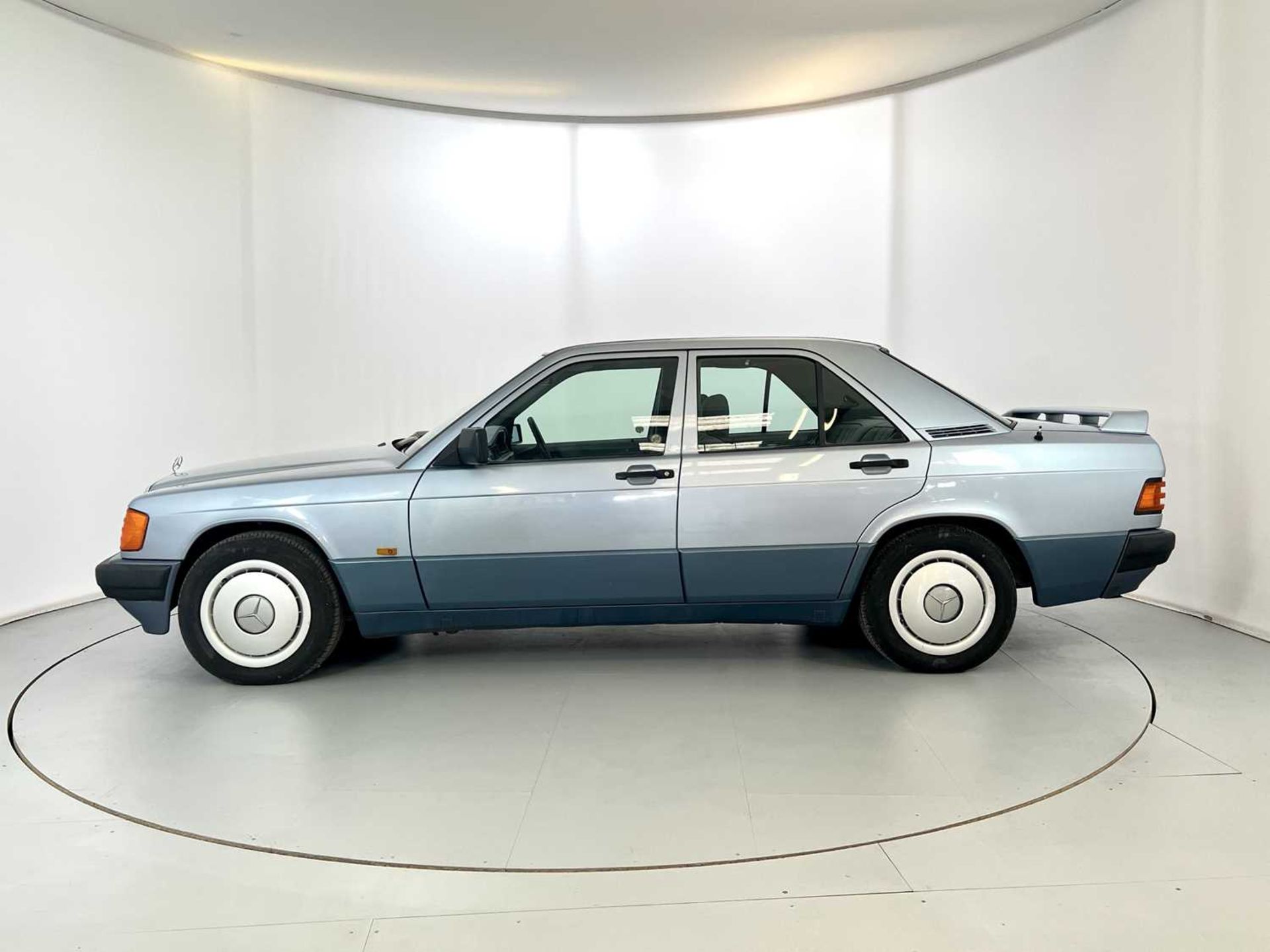 1990 Mercedes-Benz 190E - Image 5 of 32