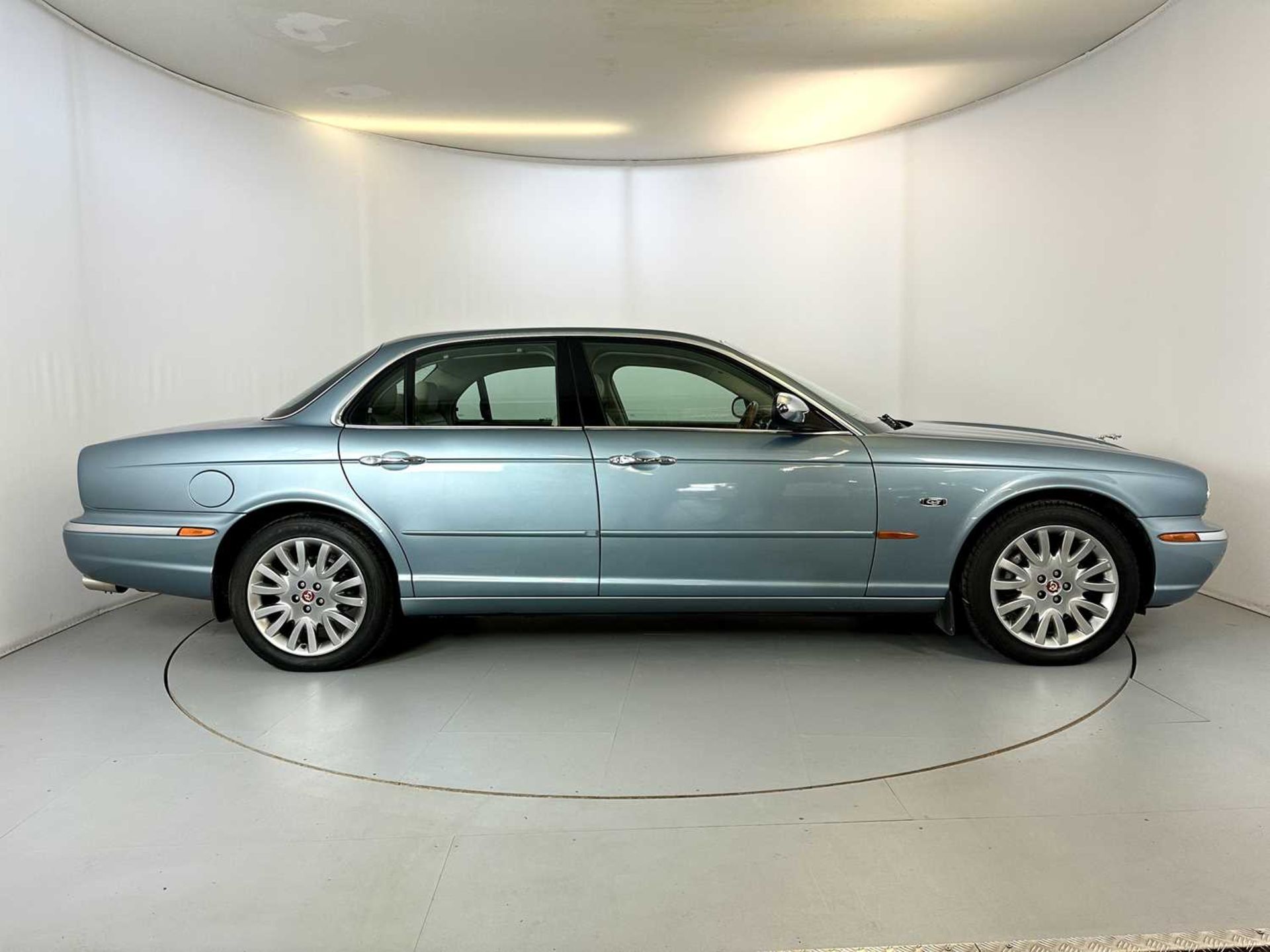 2003 Jaguar XJ8 V8 - Image 11 of 34