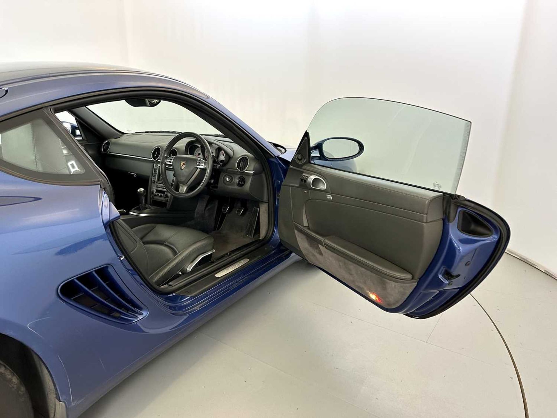 2005 Porsche Cayman S  - Image 17 of 28