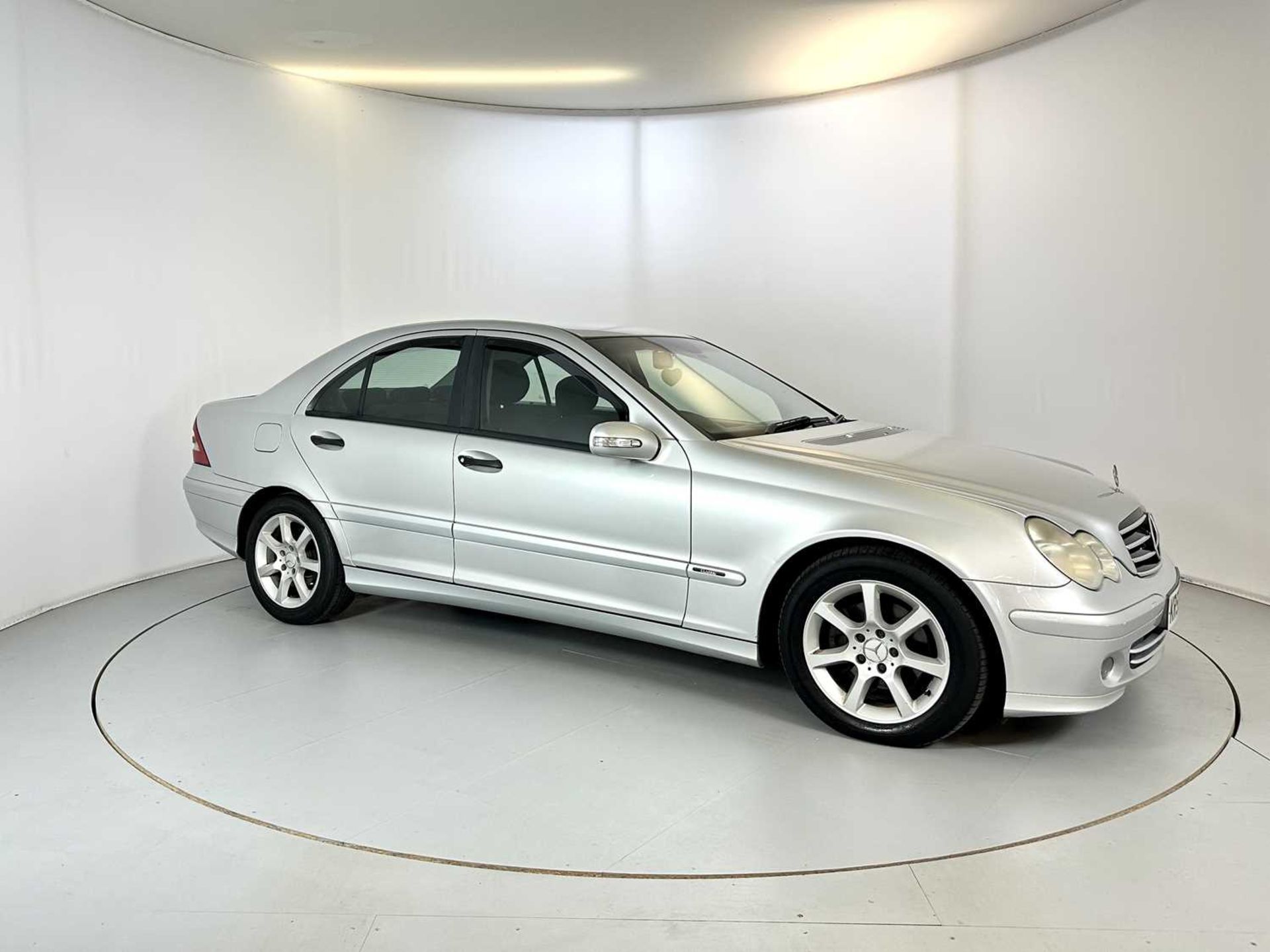 2005 Mercedes-Benz C220 - NO RESERVE - Image 12 of 33