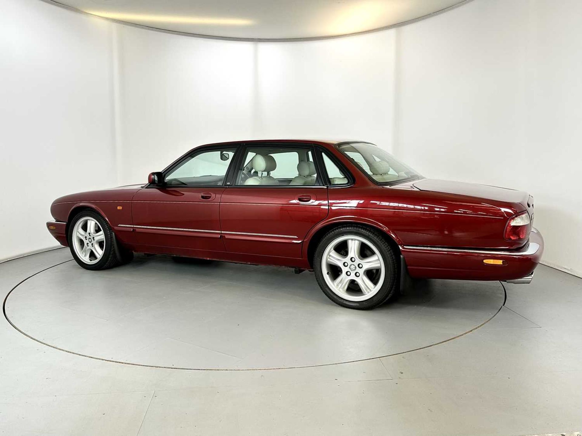 1999 Jaguar XJR - Image 6 of 35