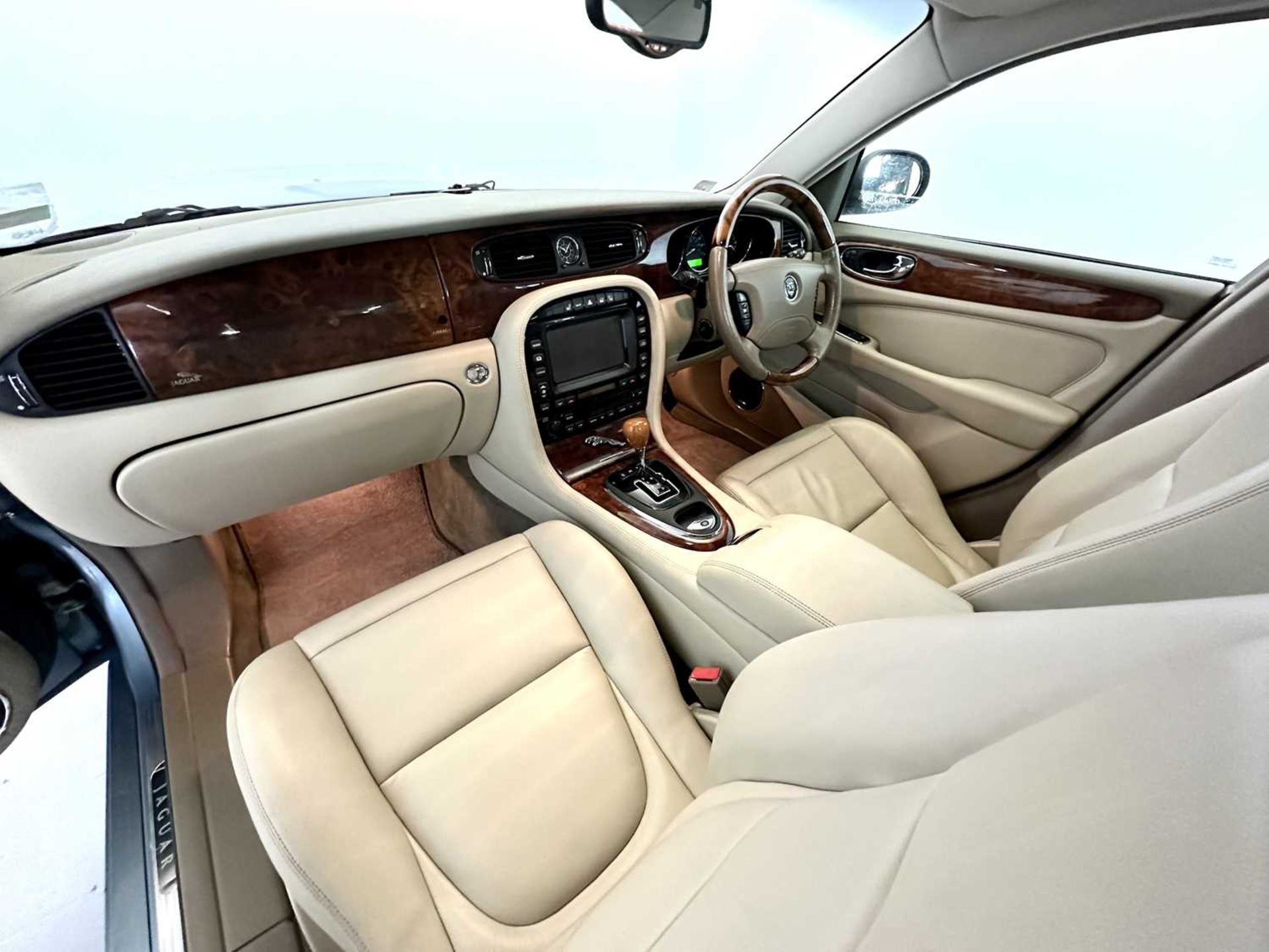 2003 Jaguar XJ8 V8 - Image 31 of 34