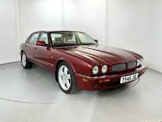 1999 Jaguar XJR