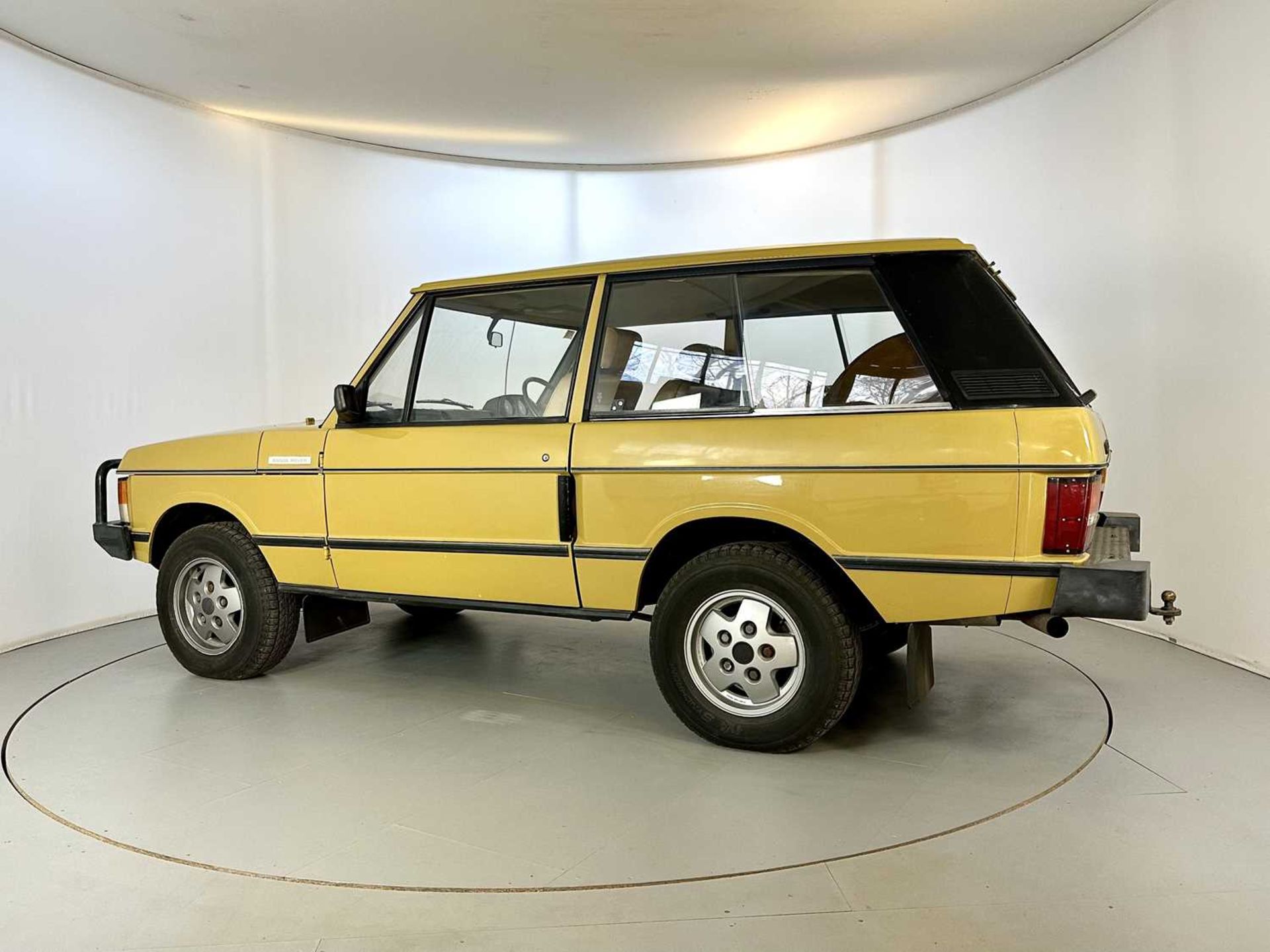 1974 Land Rover Range Rover Showing 26,000 miles from new - Image 6 of 29