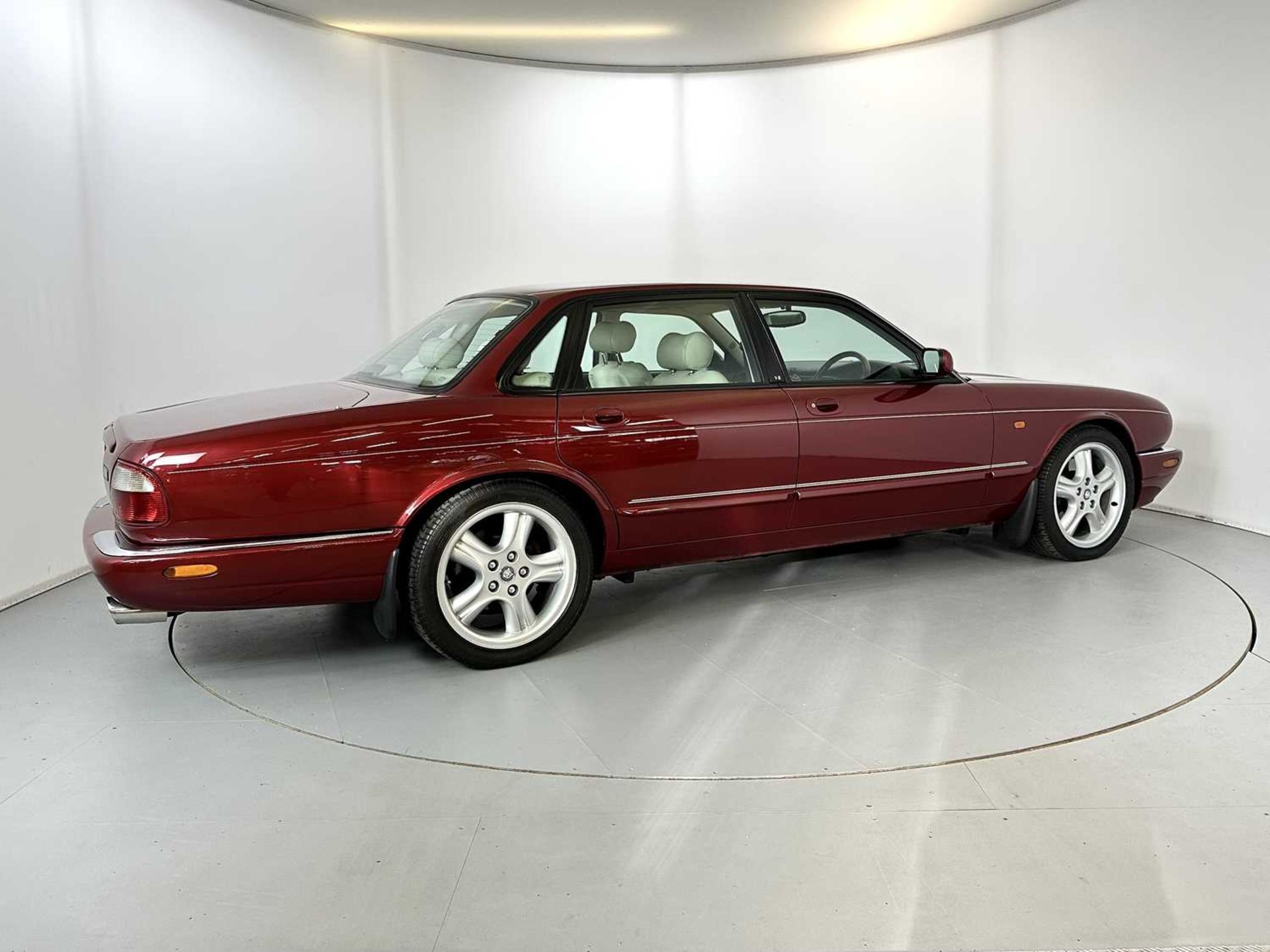 1999 Jaguar XJR - Image 10 of 35