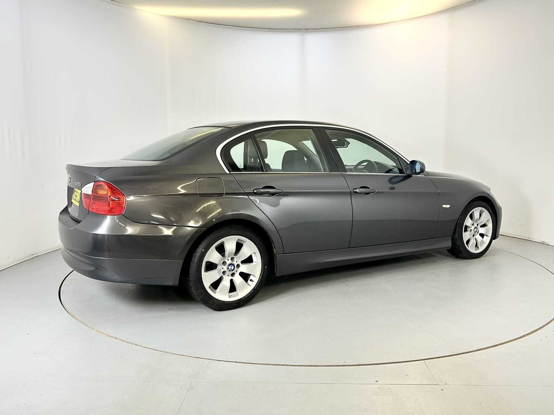 2006 BMW 325i - Image 10 of 33