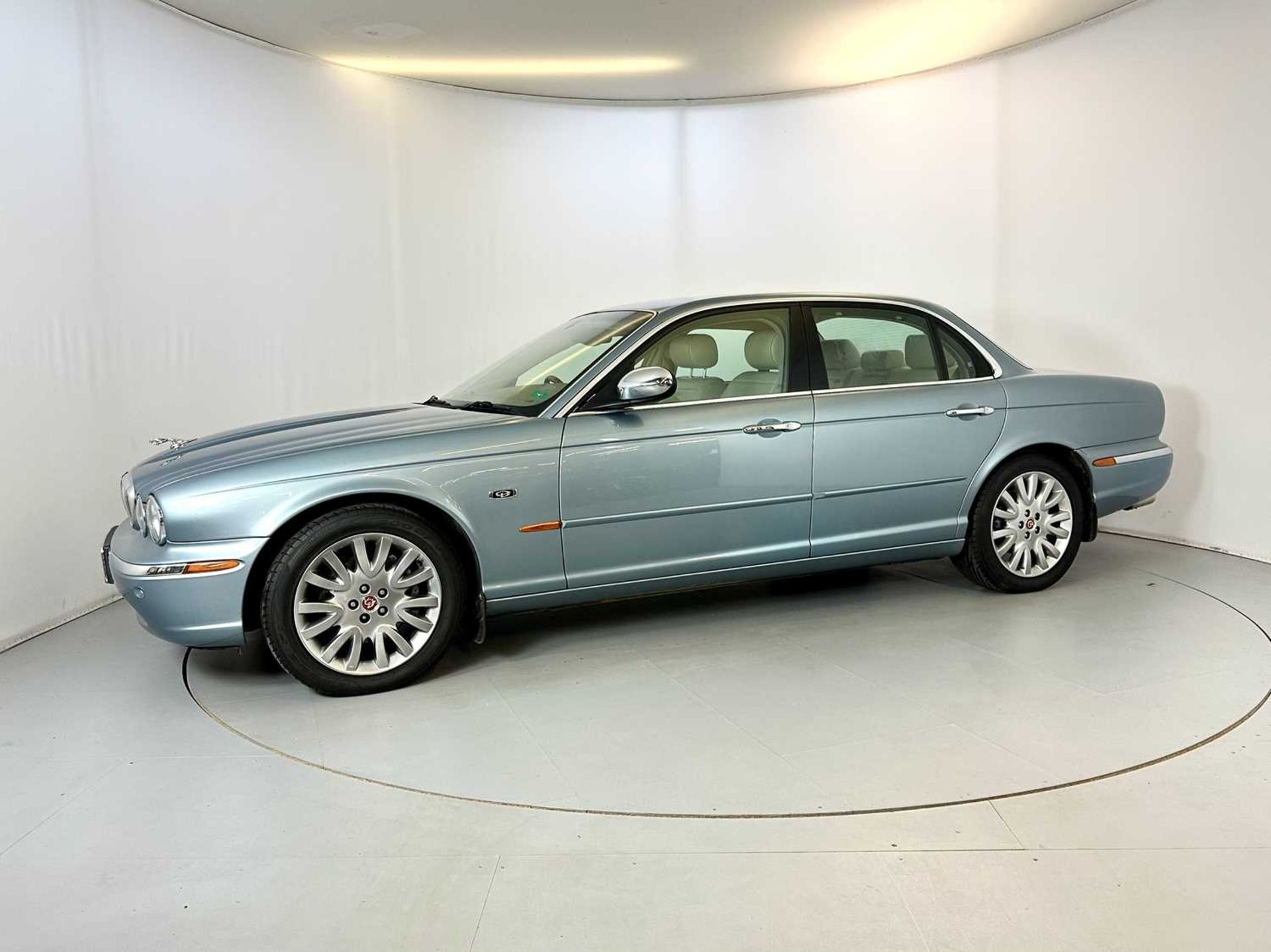 2003 Jaguar XJ8 V8 - Image 4 of 34