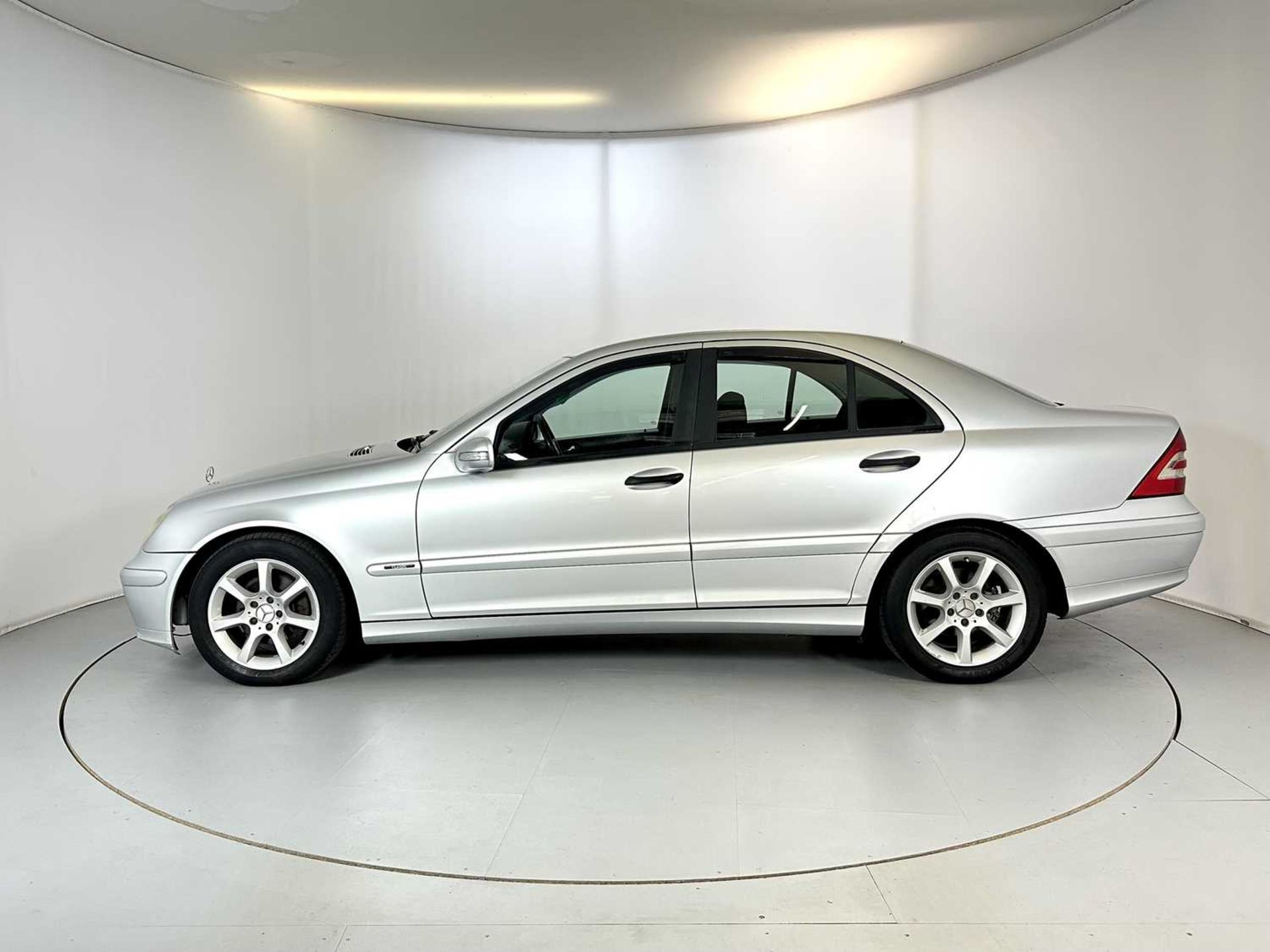 2005 Mercedes-Benz C220 - NO RESERVE - Image 5 of 33