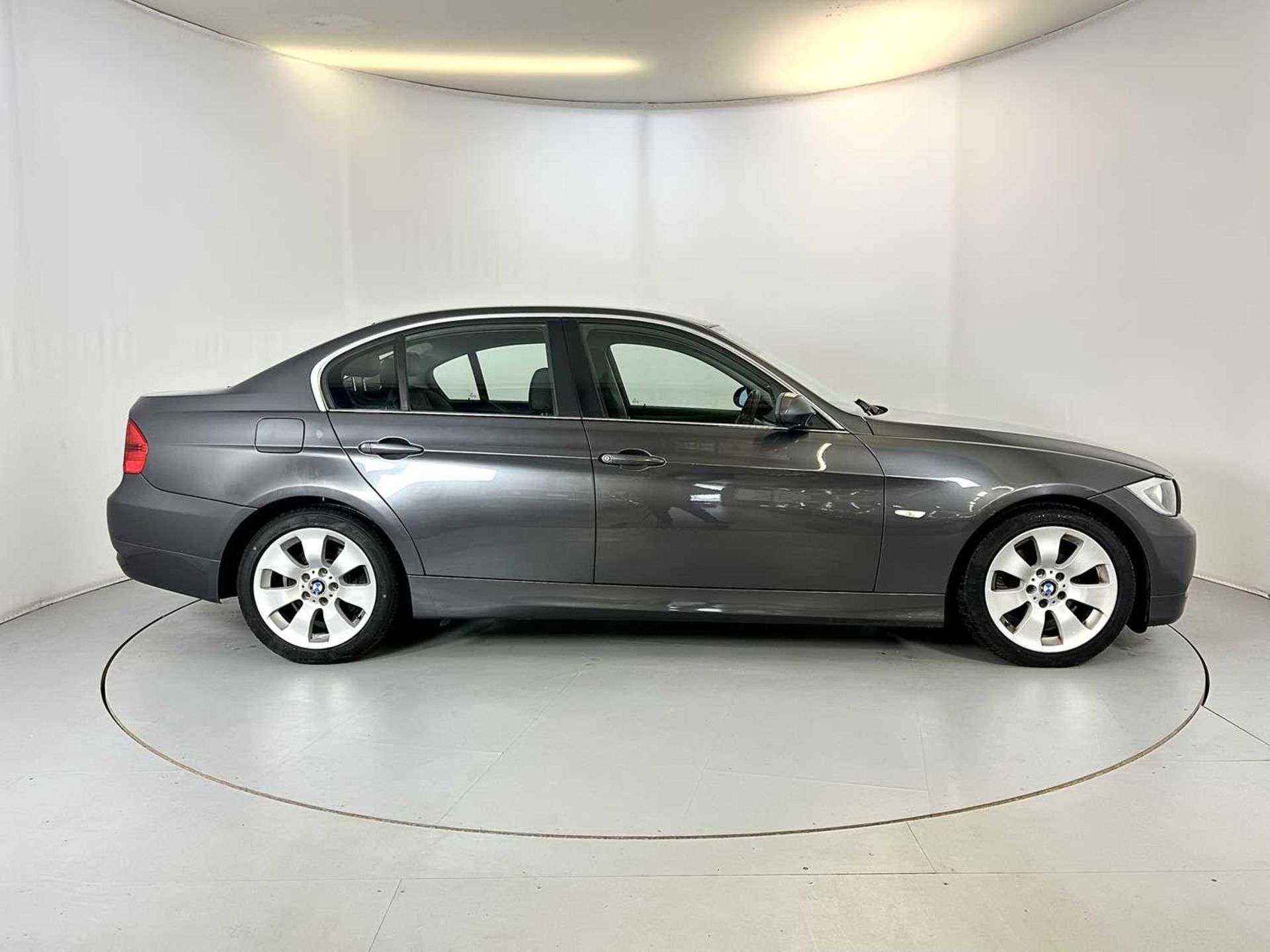 2006 BMW 325i - Image 11 of 33