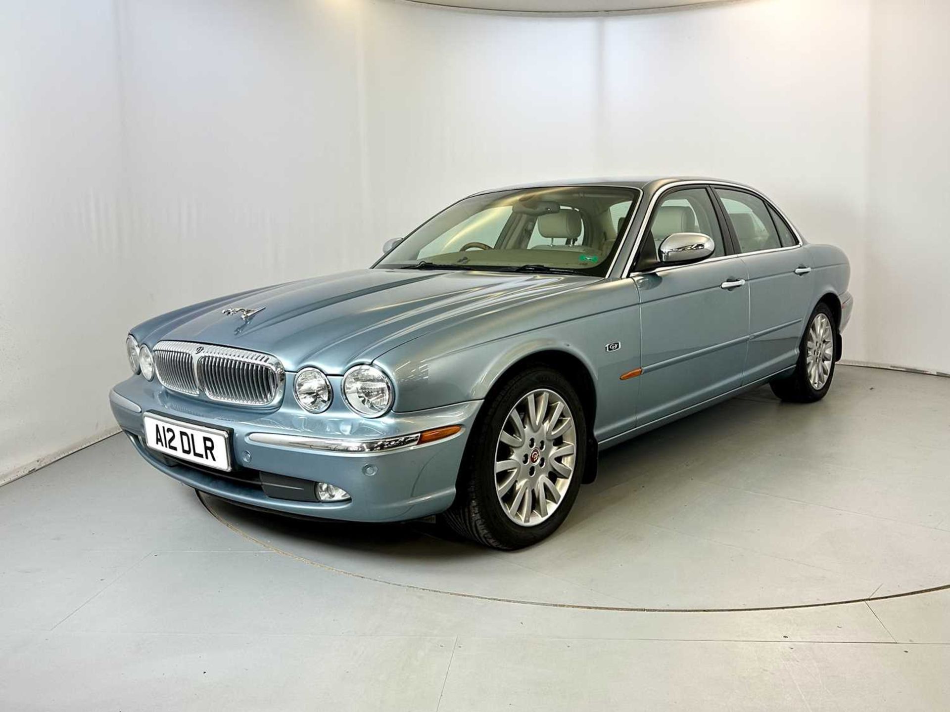 2003 Jaguar XJ8 V8 - Image 3 of 34