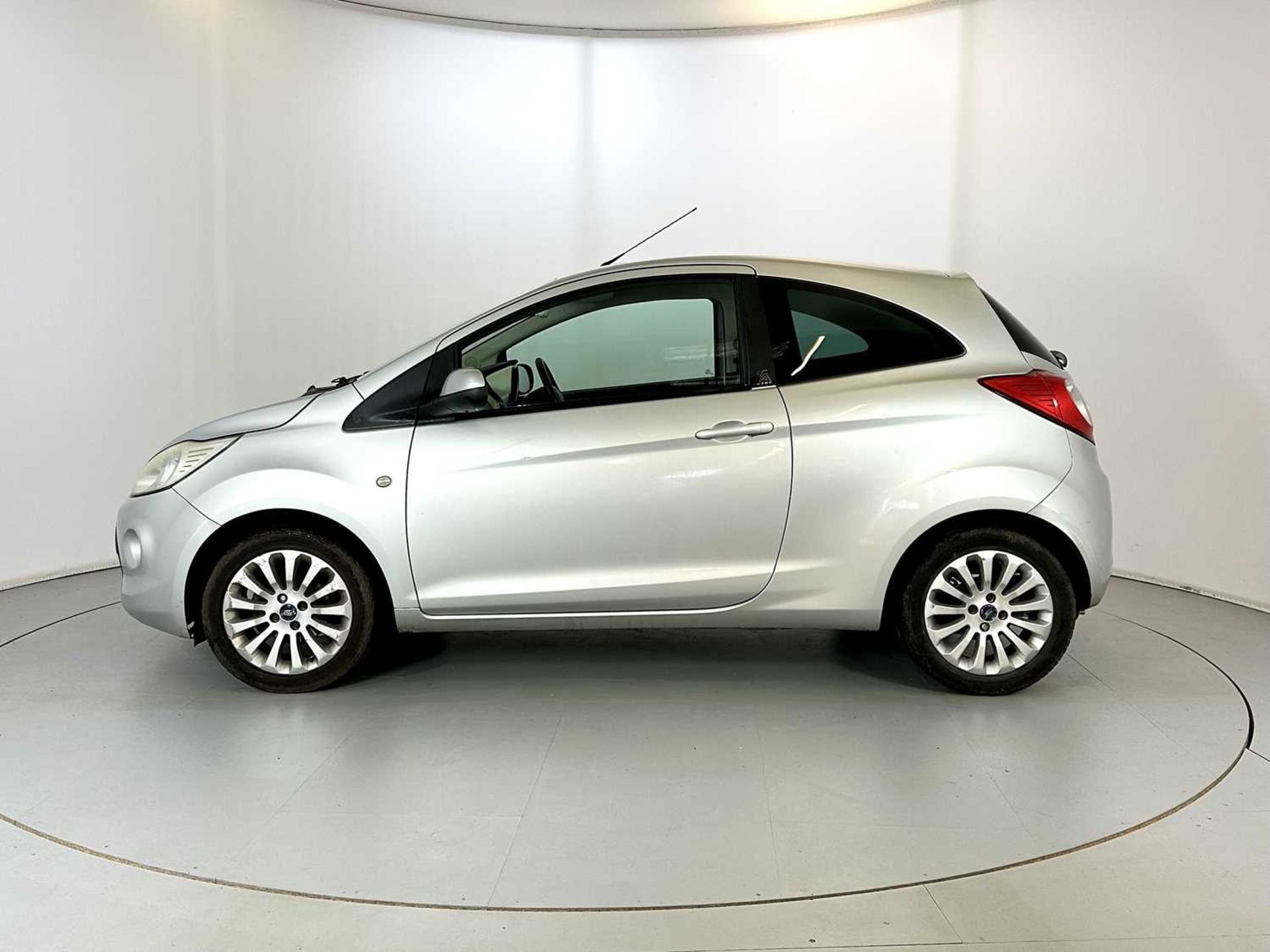 2011 Ford KA - NO RESERVE - Image 5 of 27