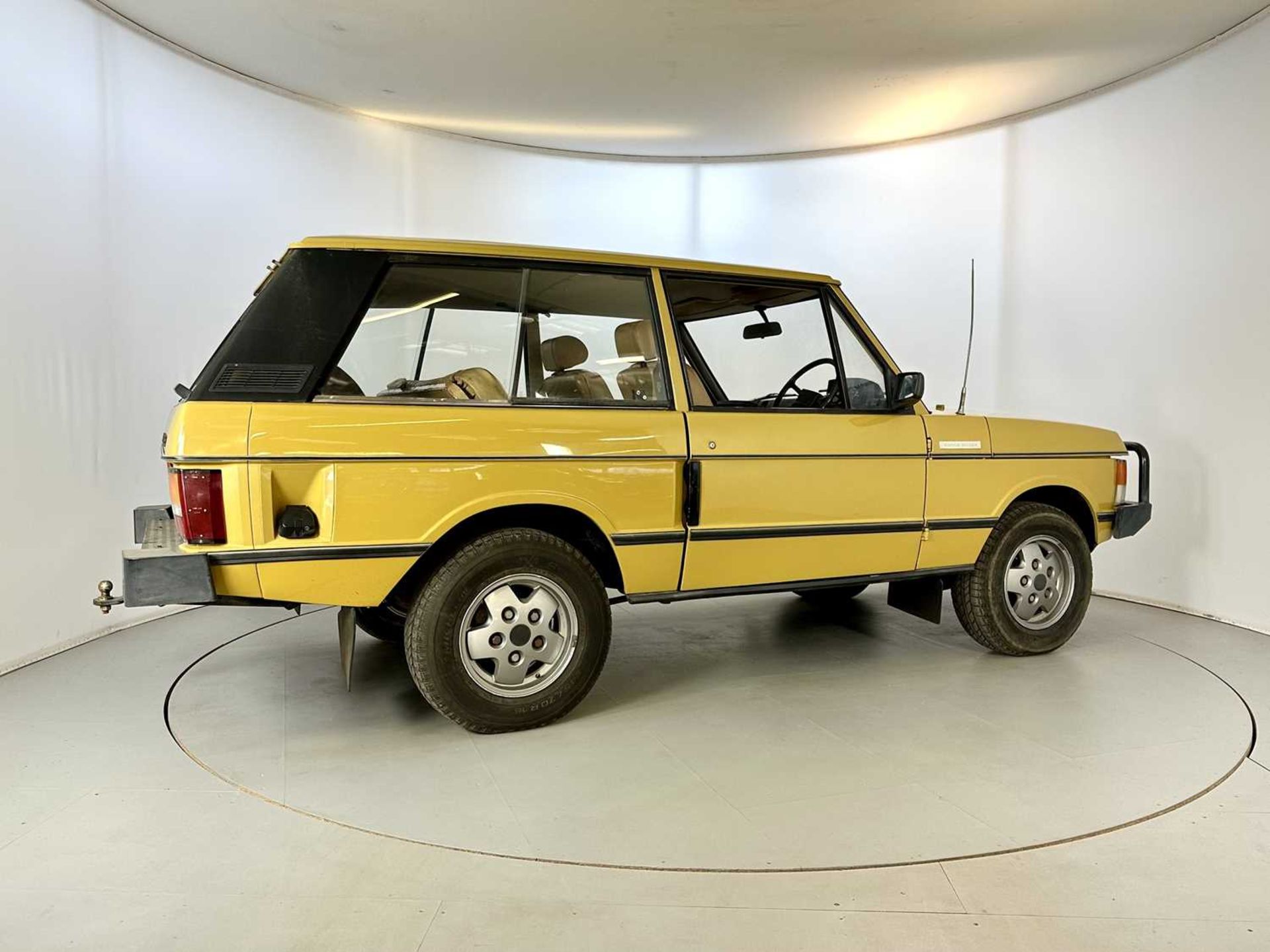 1974 Land Rover Range Rover Showing 26,000 miles from new - Image 10 of 29