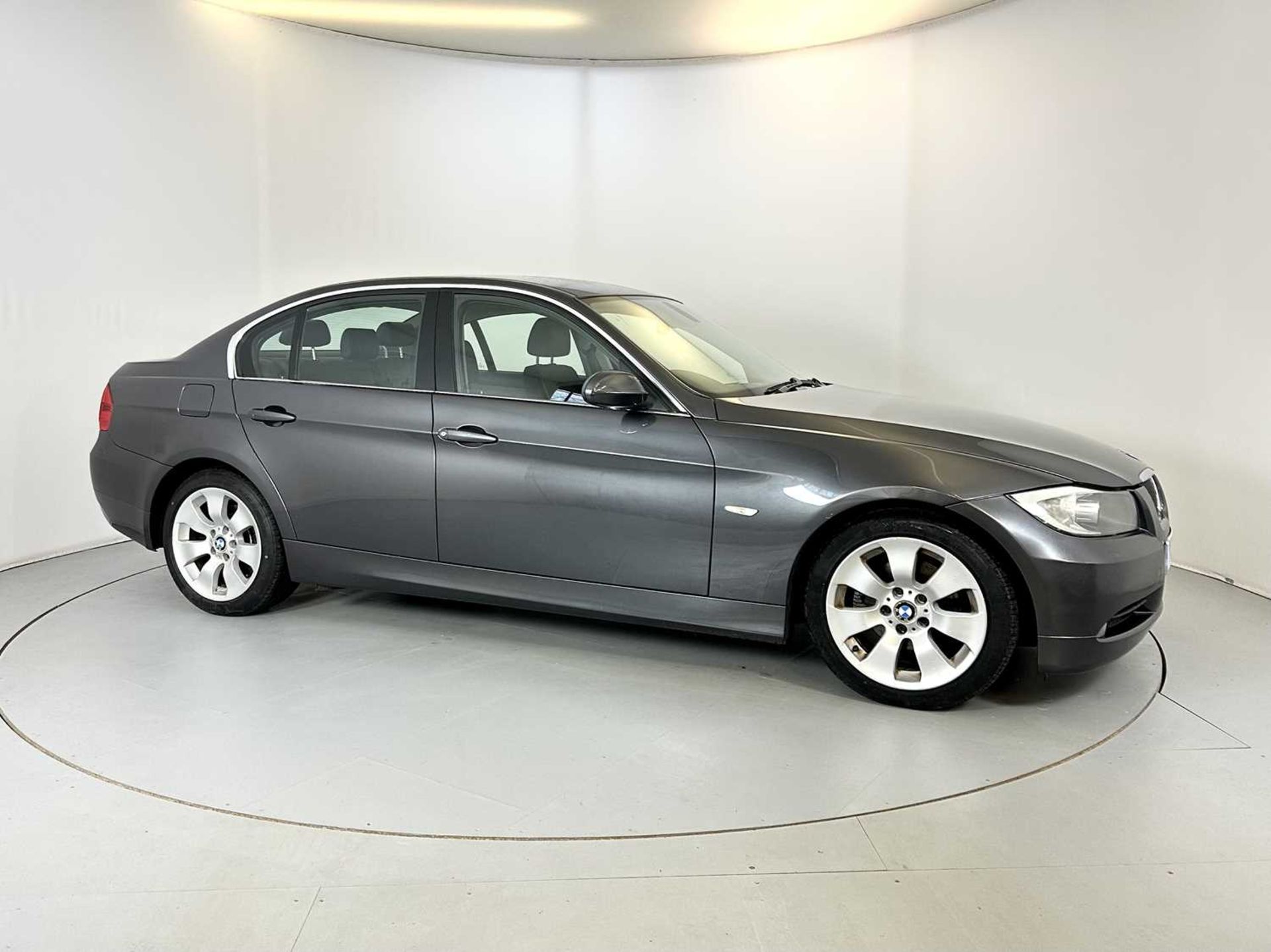 2006 BMW 325i - Image 12 of 33