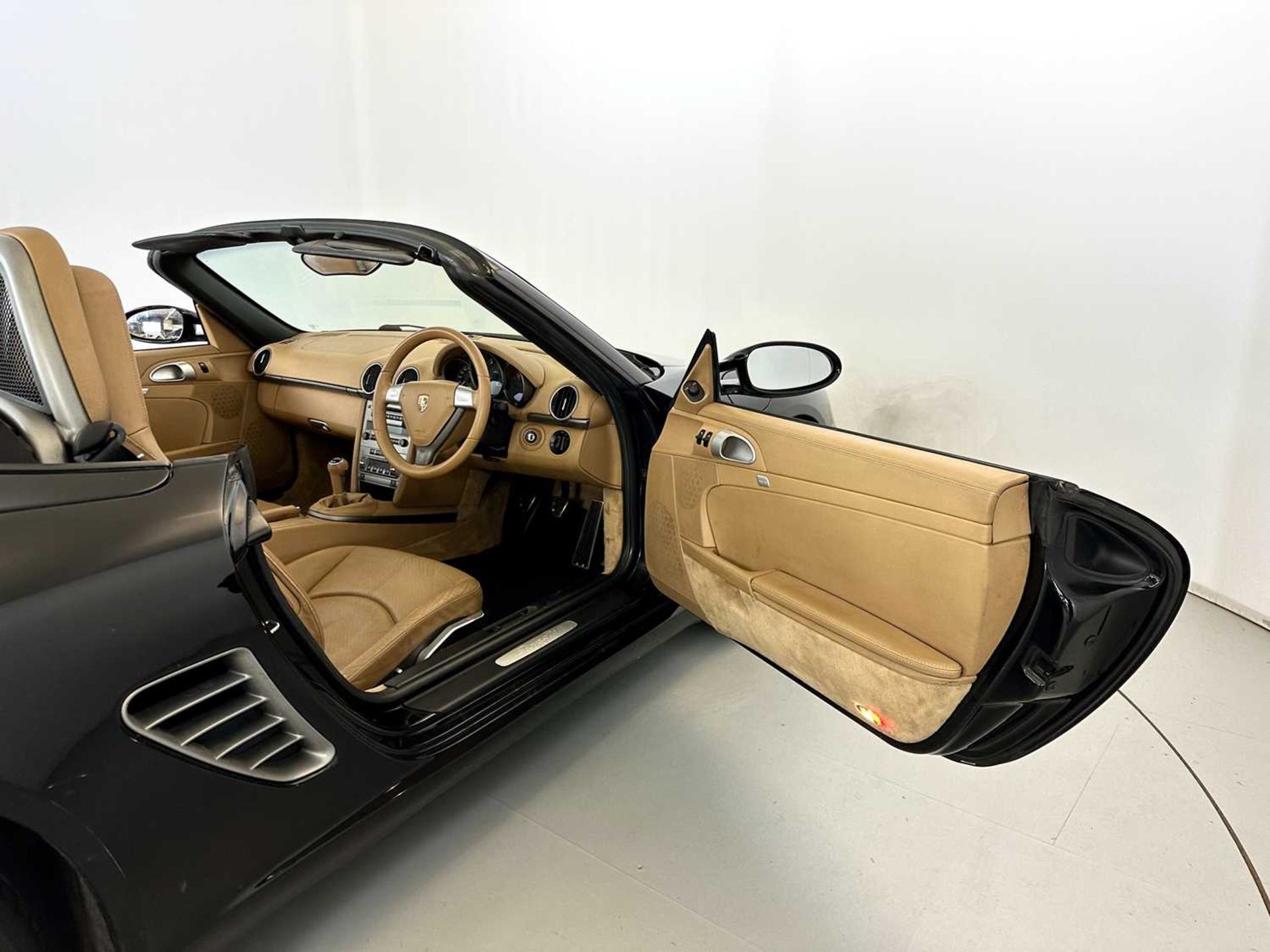 2005 Porsche Boxster - Image 17 of 28