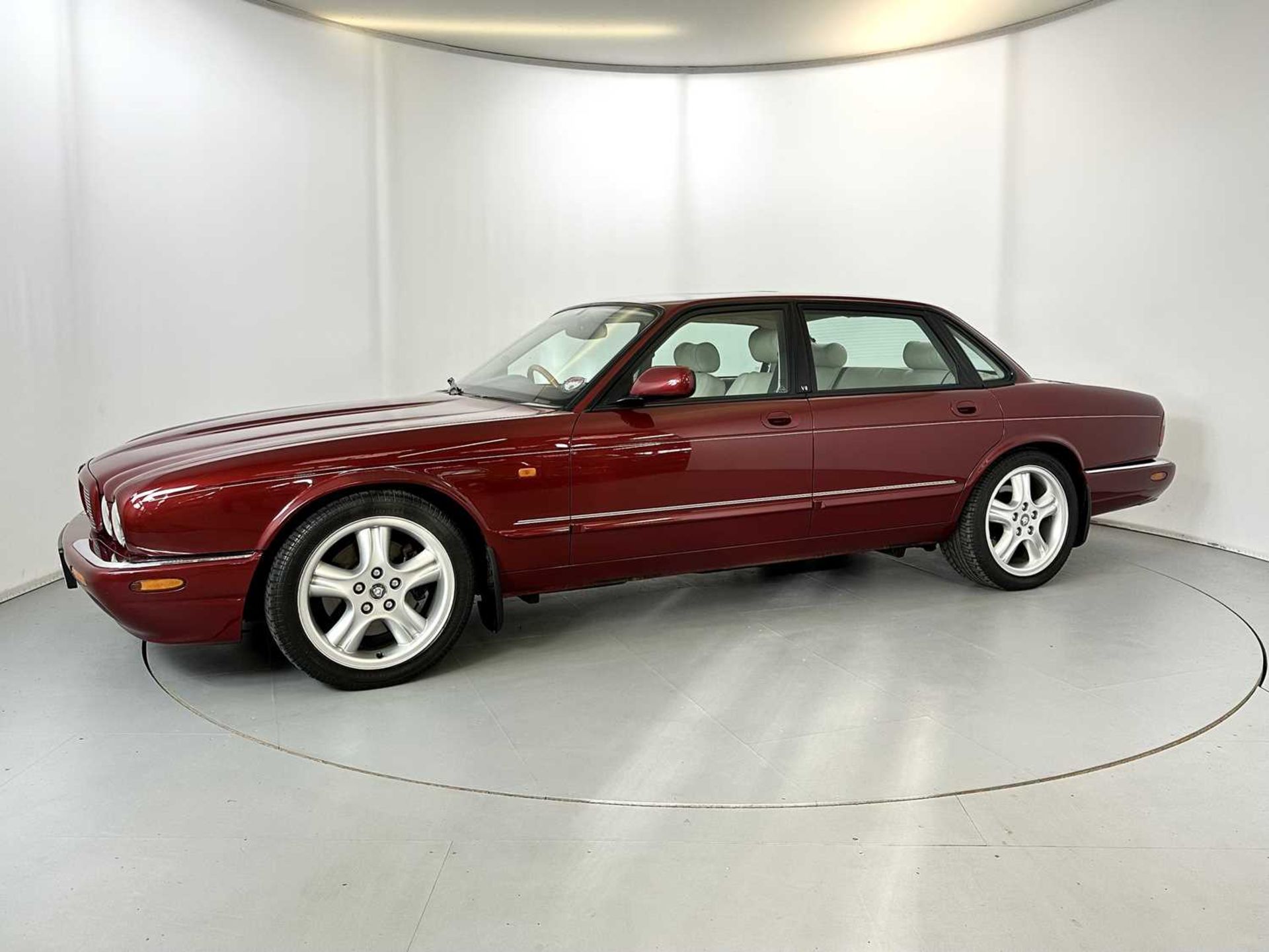 1999 Jaguar XJR - Image 4 of 35