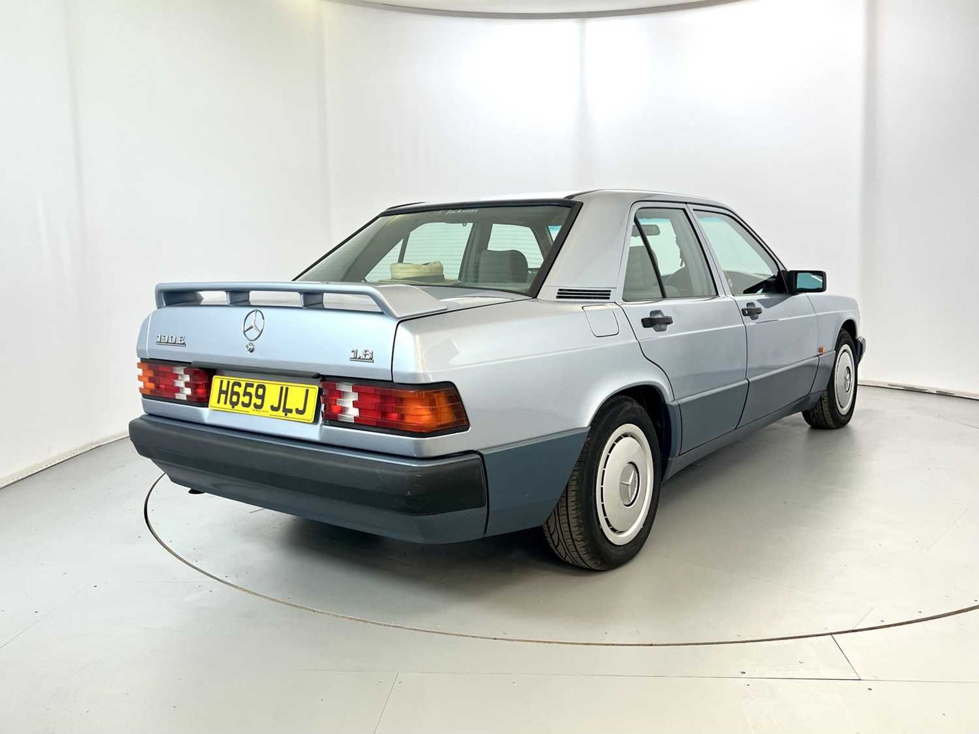 1990 Mercedes-Benz 190E - Image 9 of 32