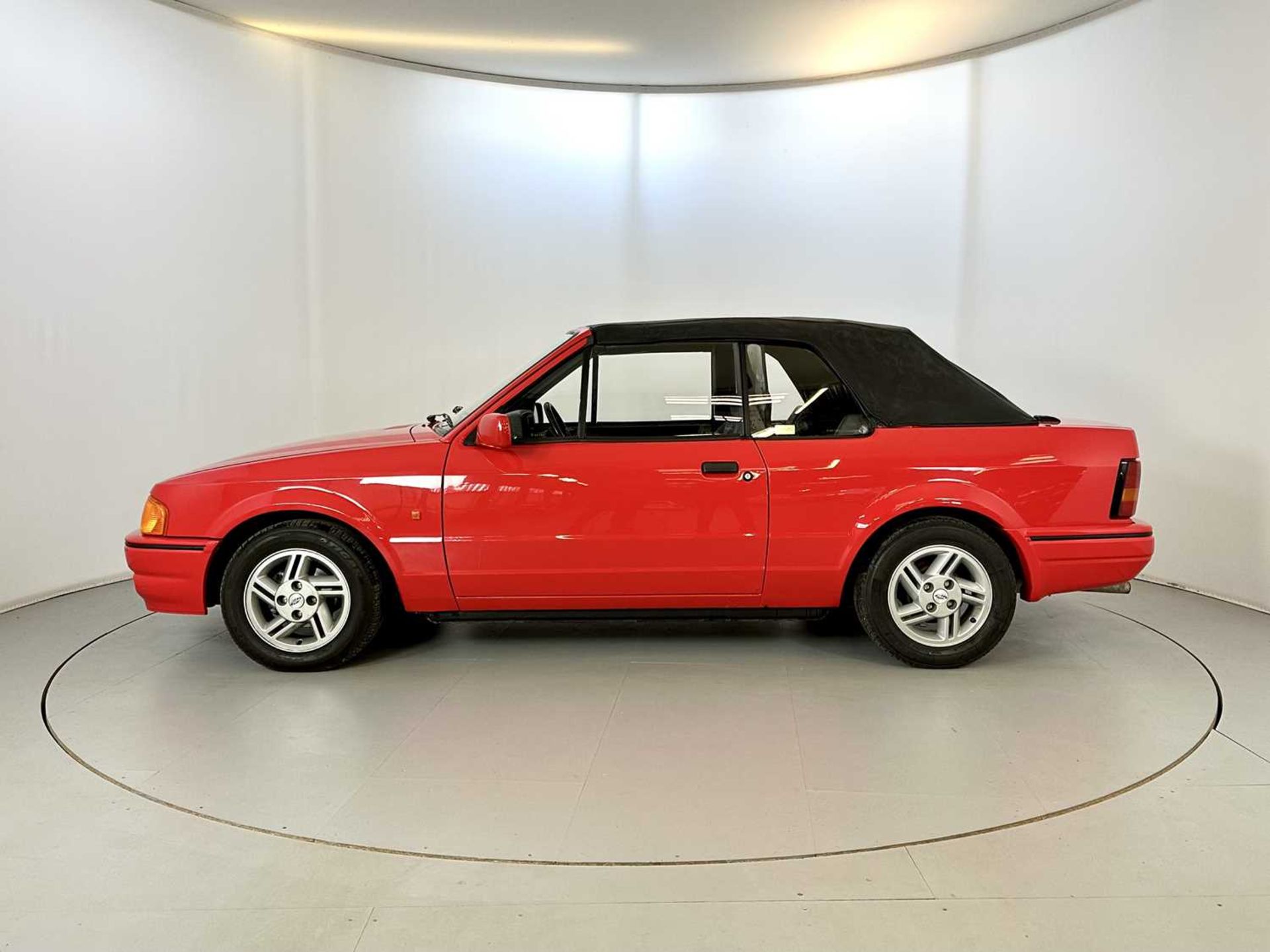 1987 Ford Escort XR3i Cabriolet - Image 5 of 32