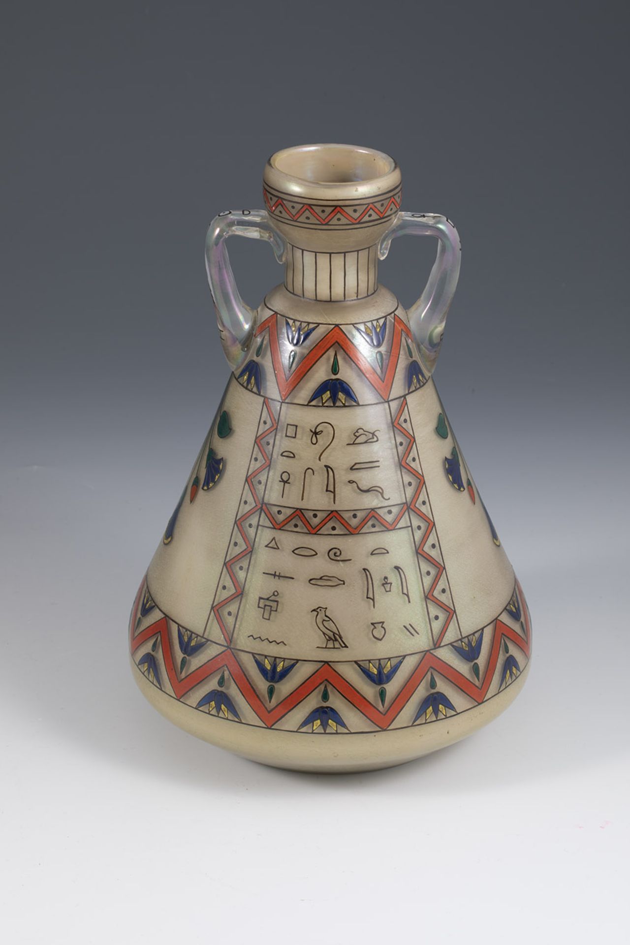 Ornamental handle vase with ancient Egyptian decoration - Image 2 of 3