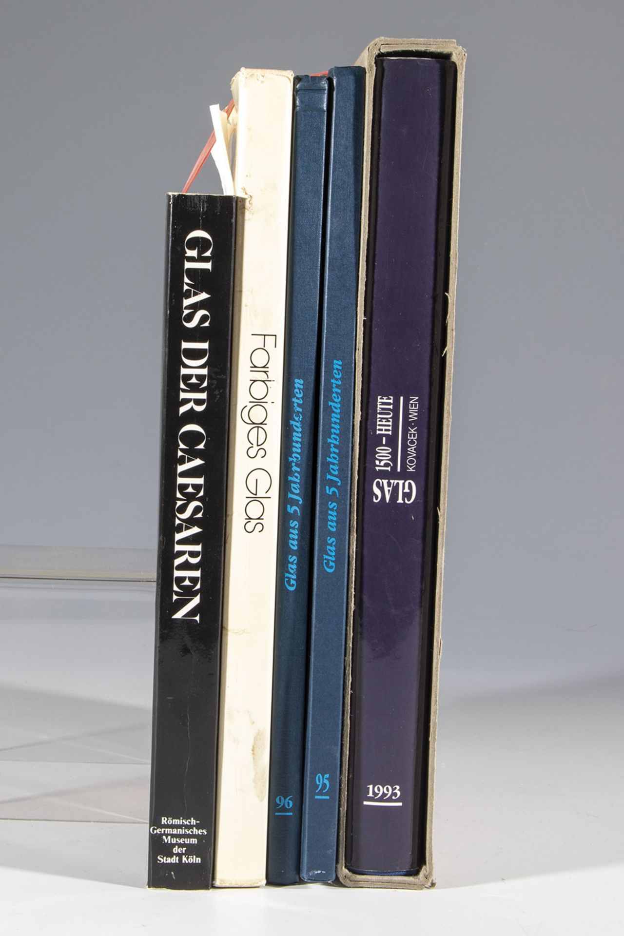 Mixed lot: 5 glass reference books