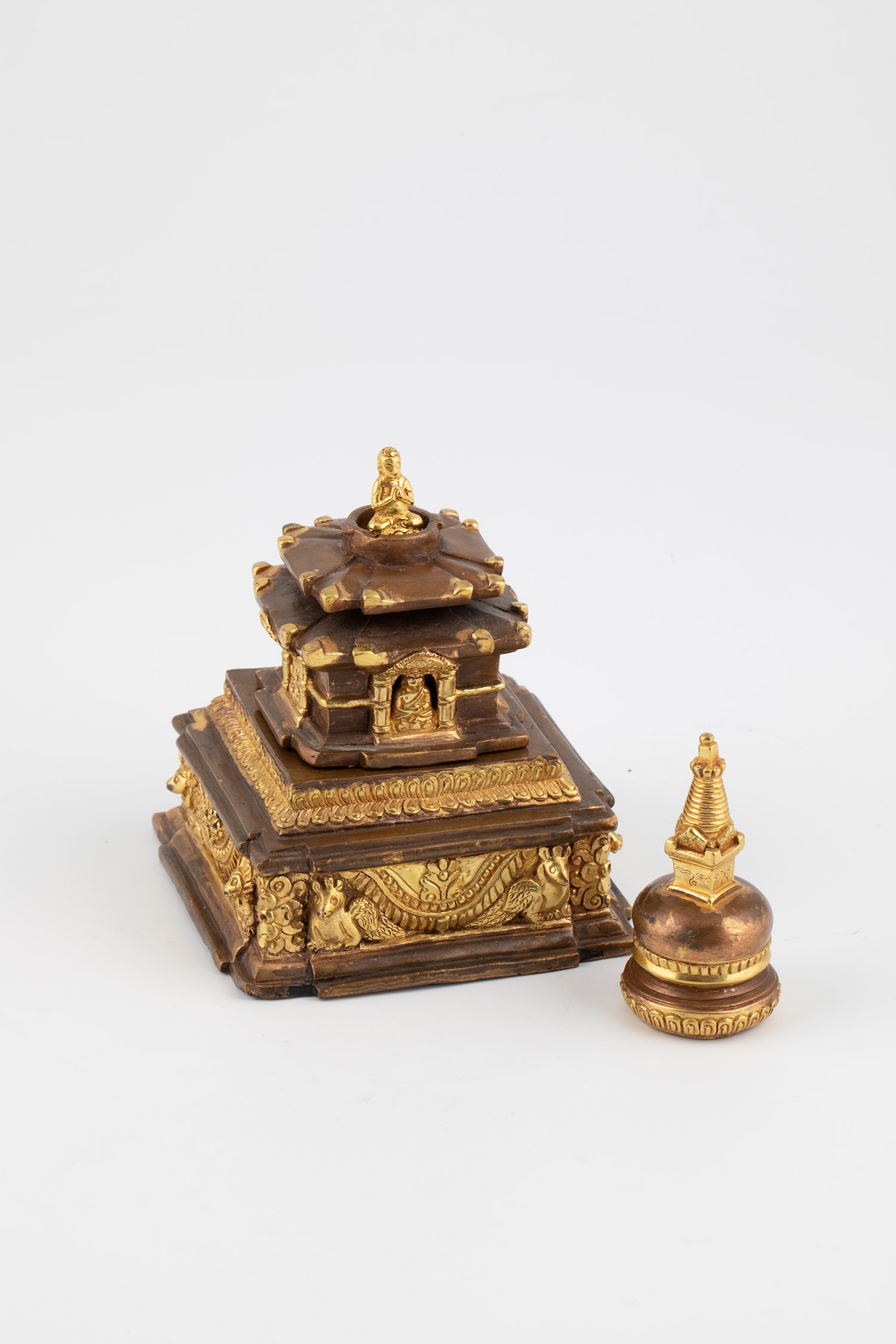 Convolute two stupa - Image 8 of 9