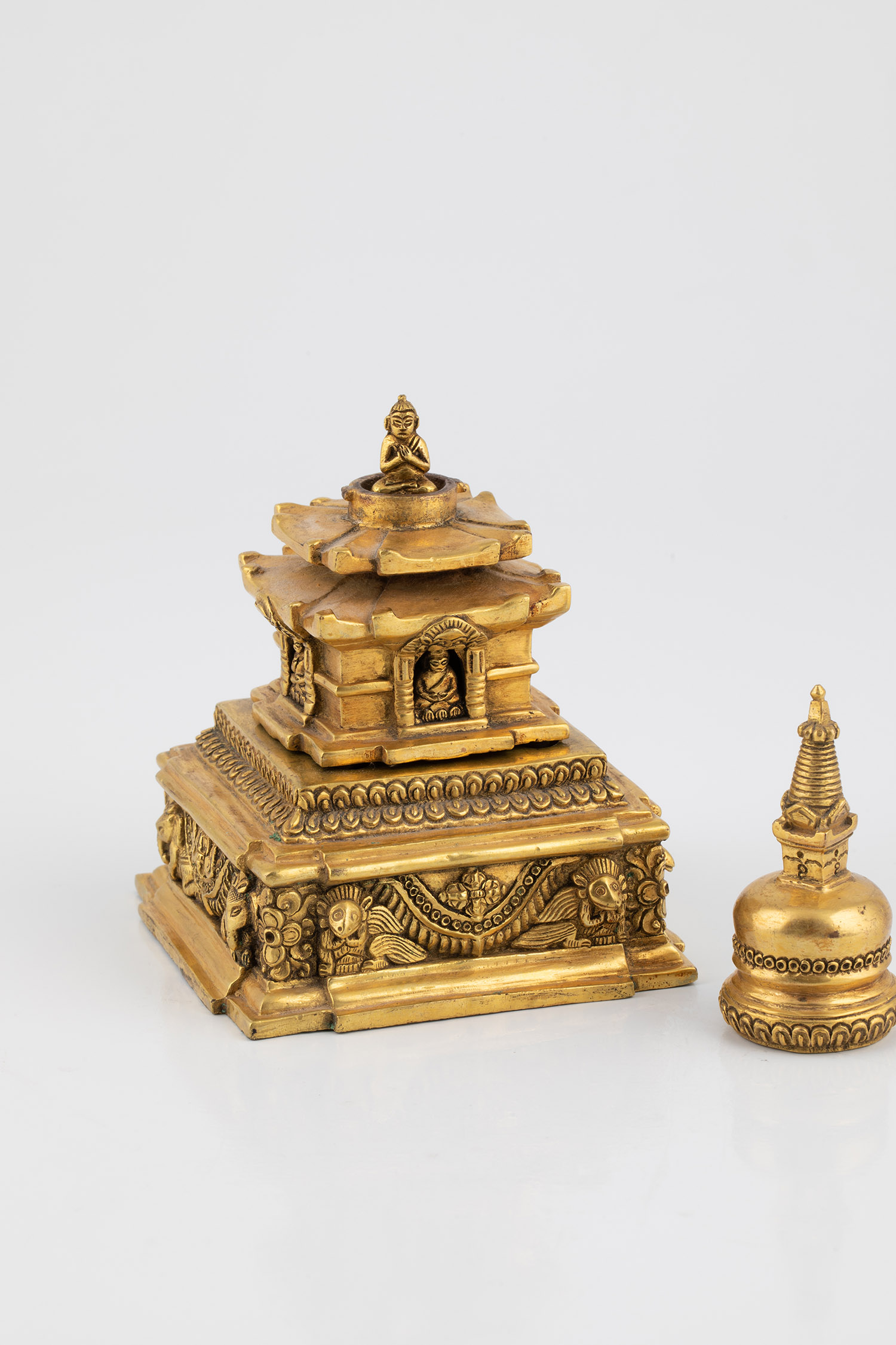 Convolute two stupa - Image 4 of 9